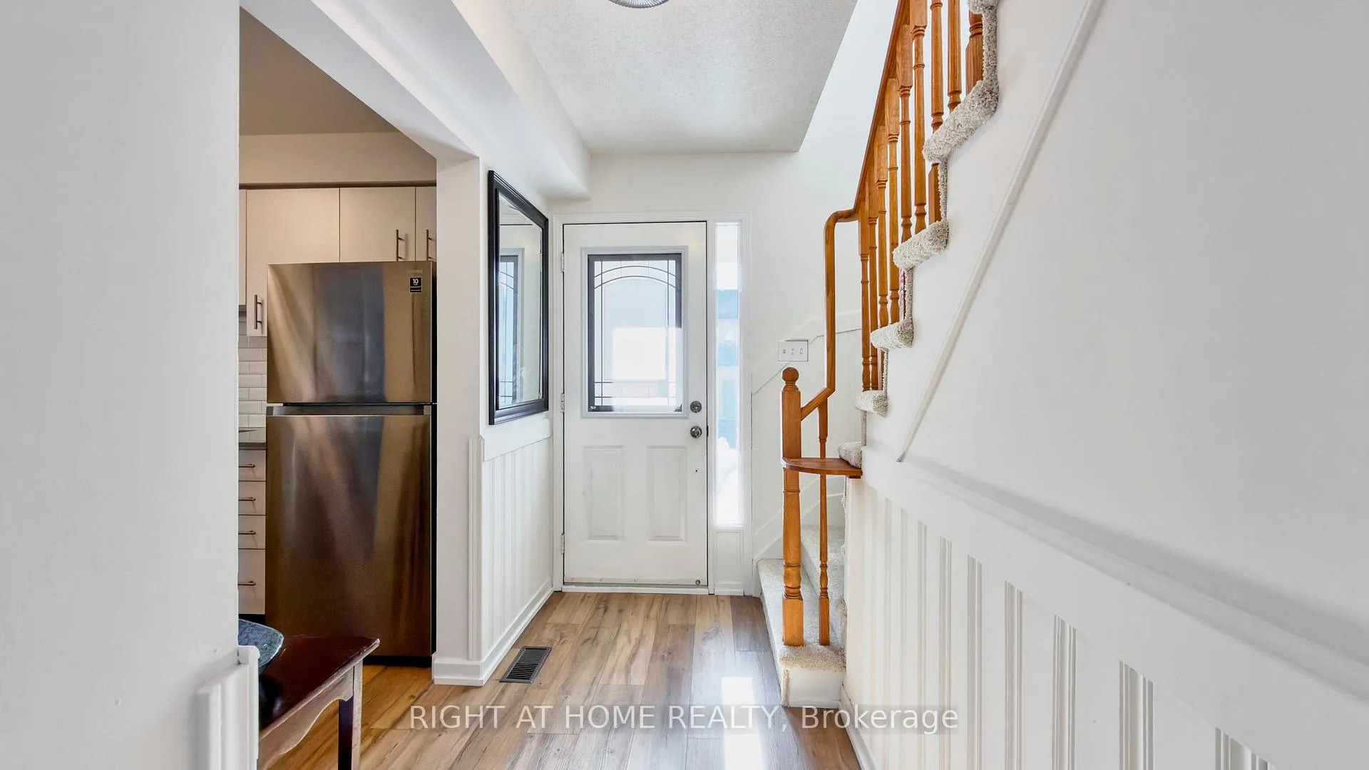Photo 5 of 25 Macintyre Lane, Ajax, Northwest Ajax — HOMEH