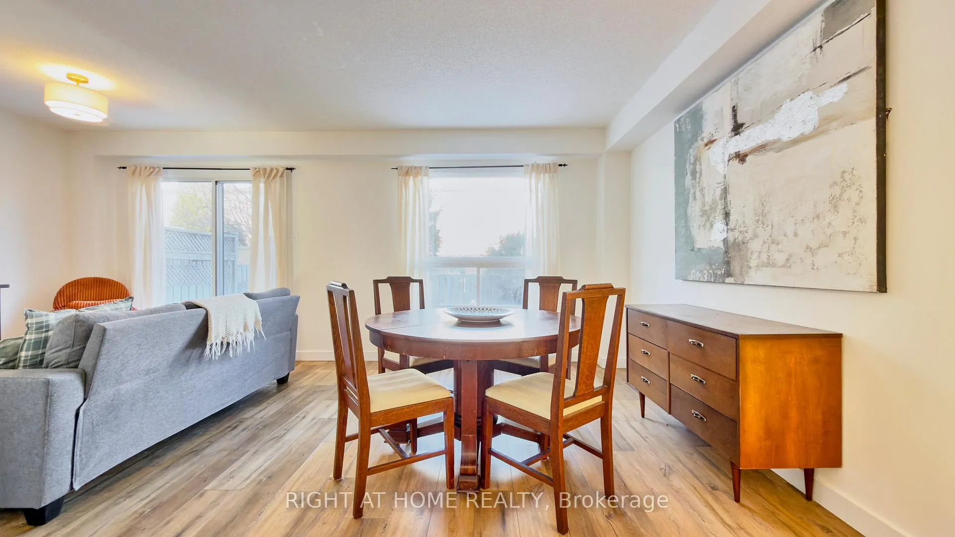 Photo 7 of 25 Macintyre Lane, Ajax, Northwest Ajax — HOMEH