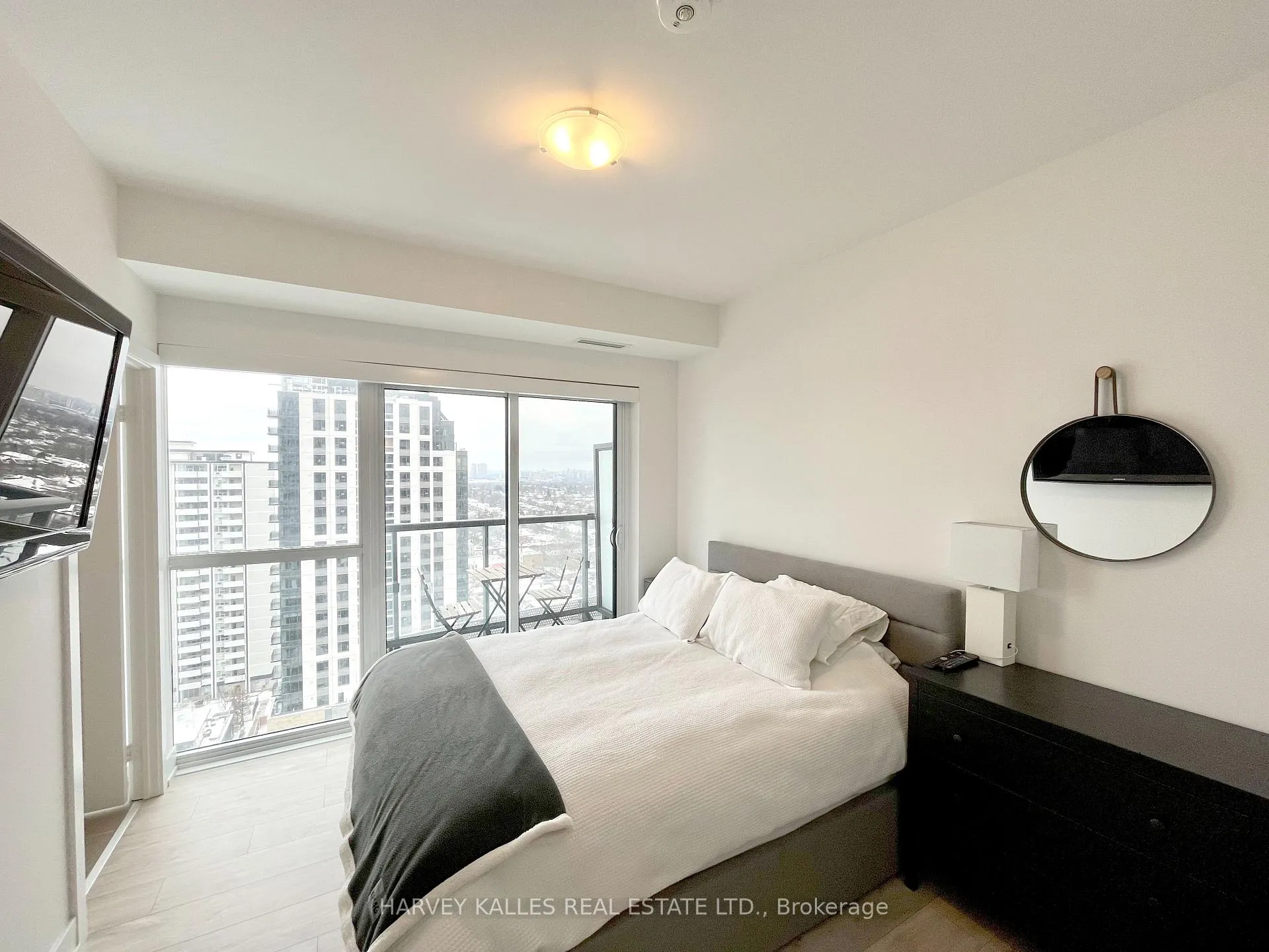 Photo 9 of Unit 1609, 11 Lillian Street, Toronto, Mount Pleasant West — HOMEH