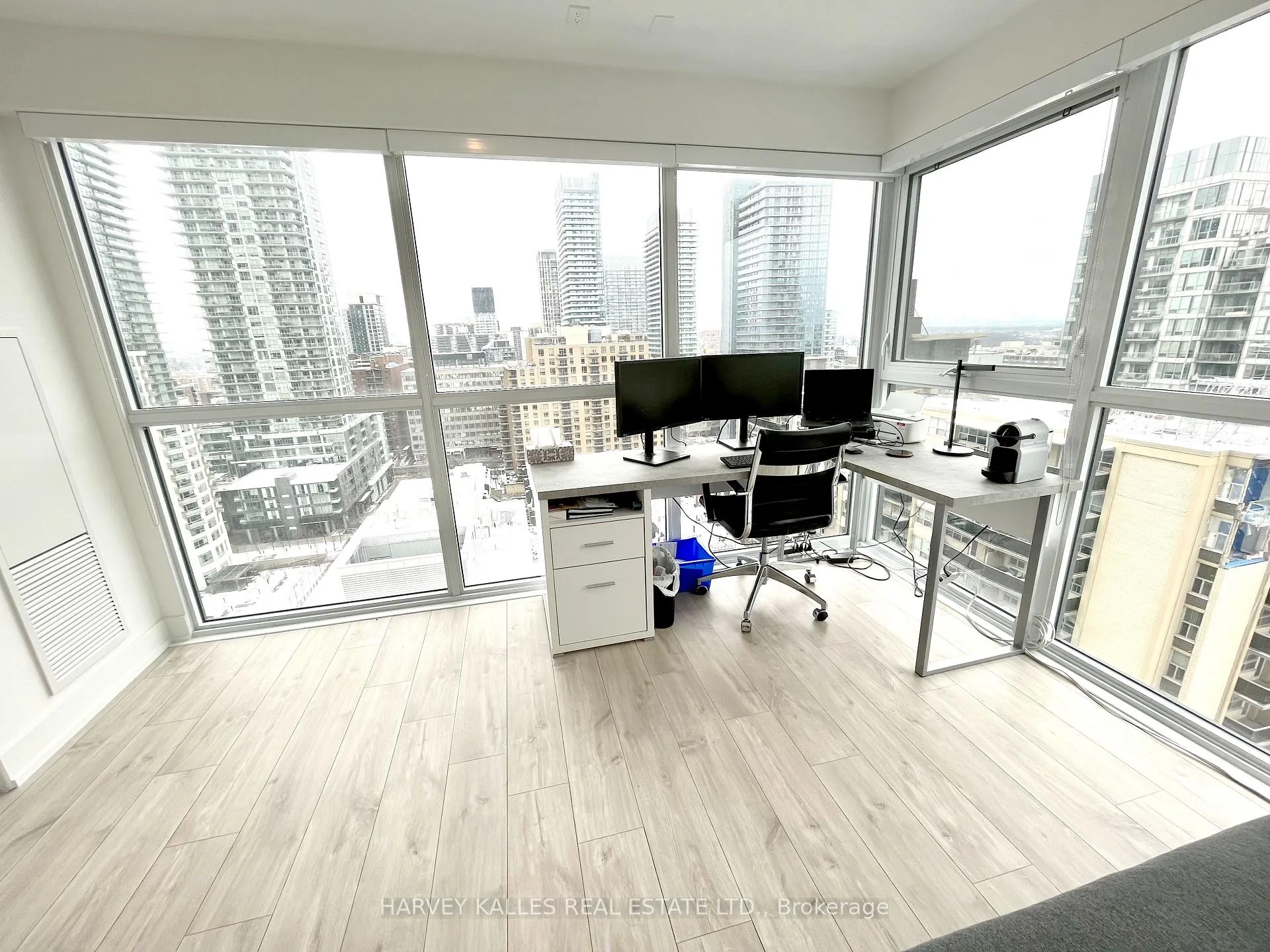 Photo 12 of Unit 1609, 11 Lillian Street, Toronto, Mount Pleasant West — HOMEH
