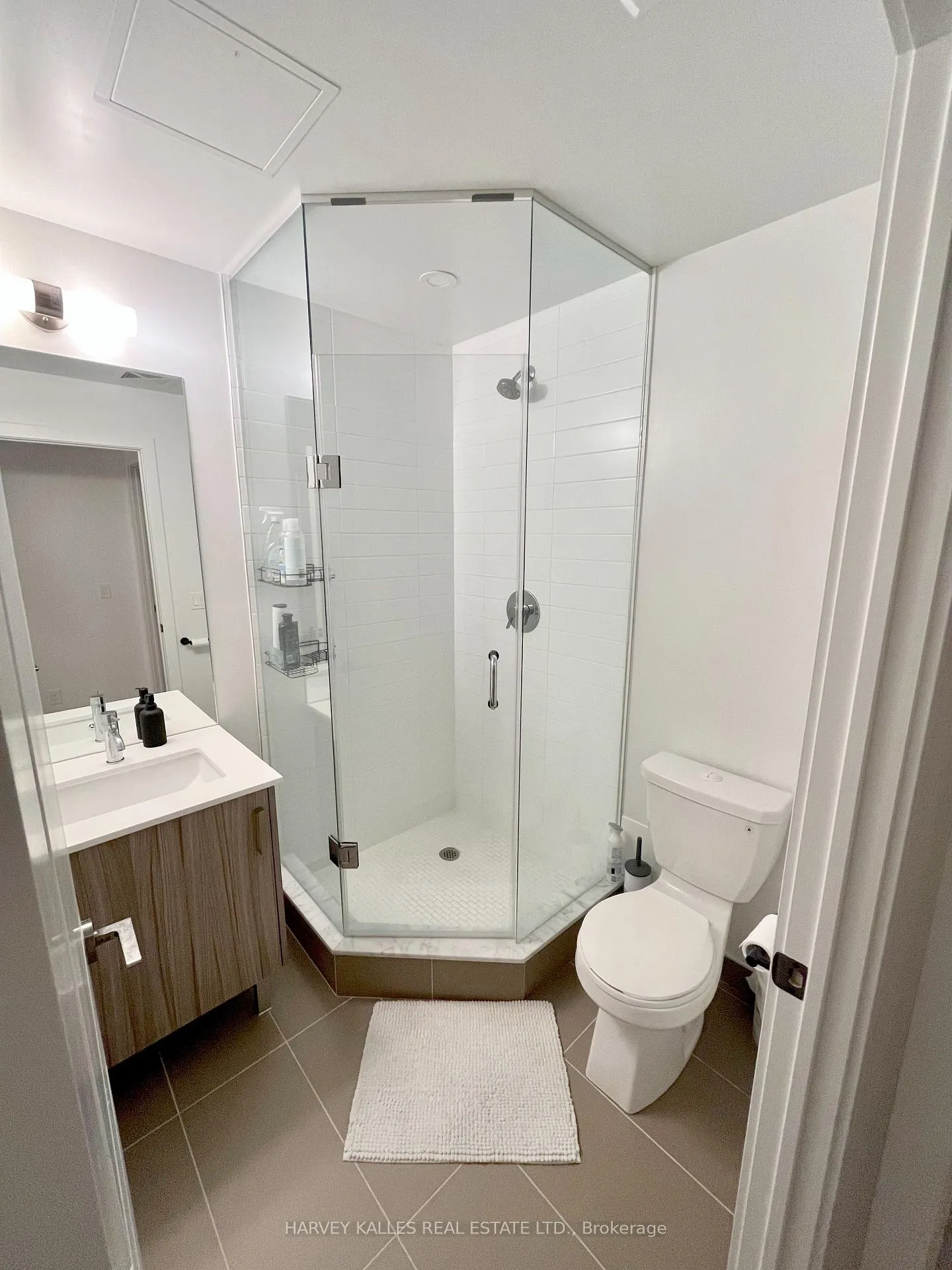 Photo 15 of Unit 1609, 11 Lillian Street, Toronto, Mount Pleasant West — HOMEH