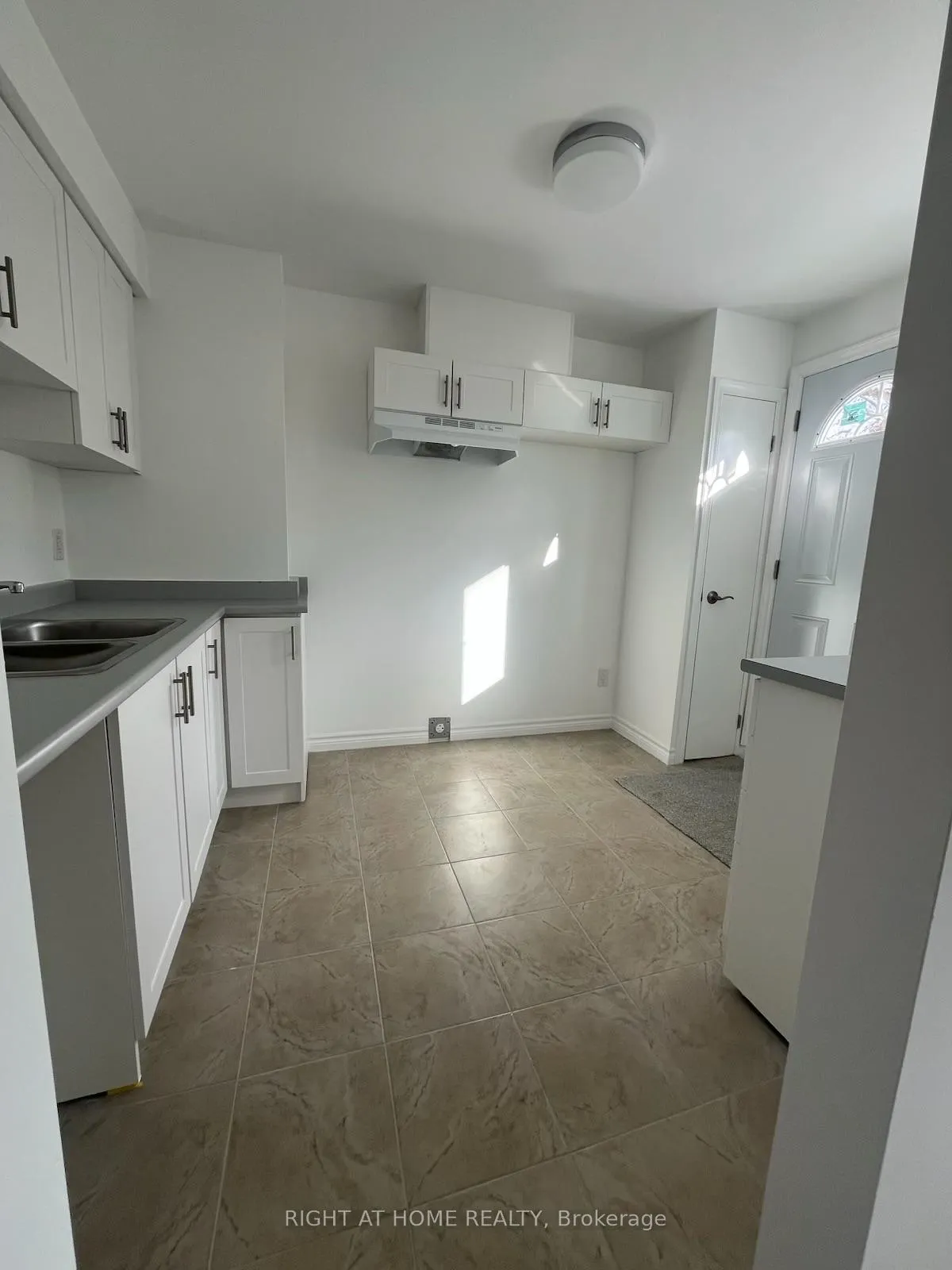 Photo 1 of Unit E3, 63 Ferris Lane, Barrie, Cundles East — HOMEH