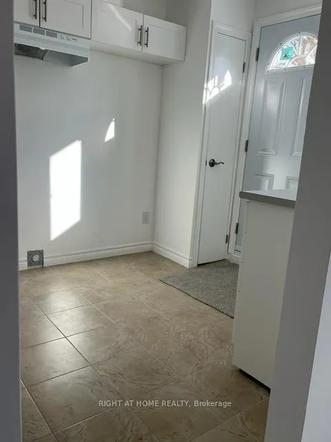 Photo 3 of Unit E3, 63 Ferris Lane, Barrie, Cundles East — HOMEH