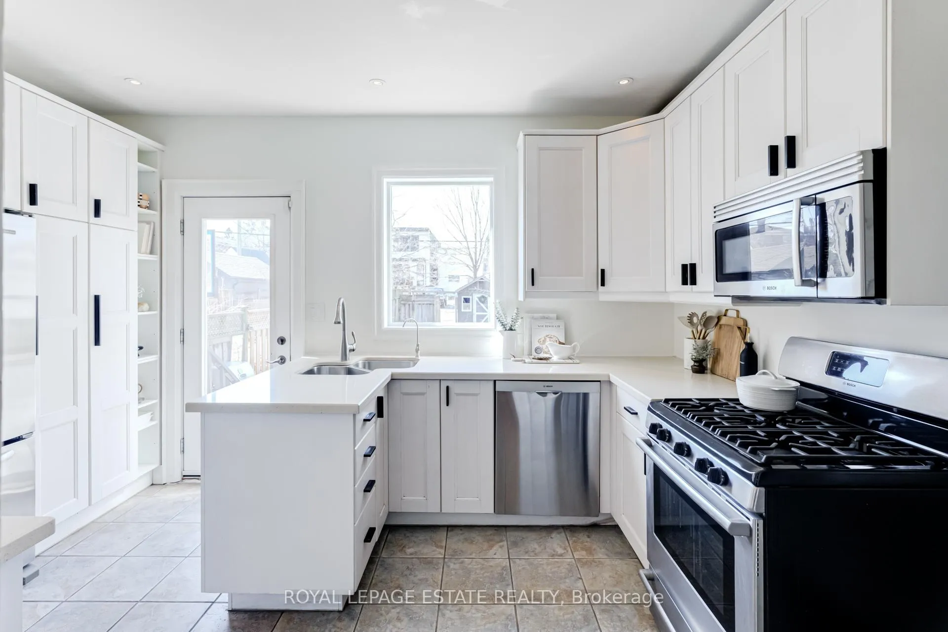 Photo 16 of 46 Thyra Avenue, Toronto, Crescent Town — HOMEH