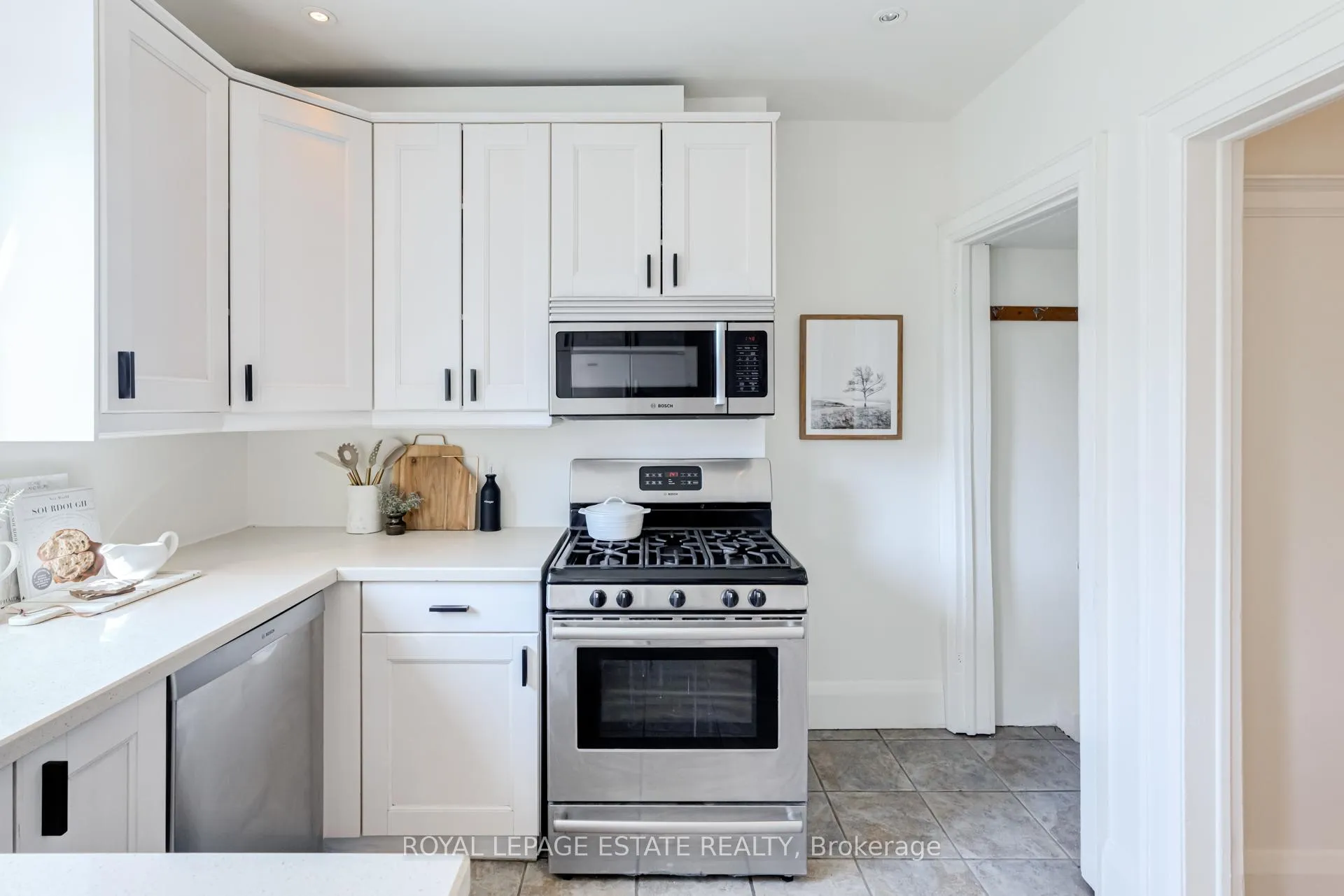 Photo 20 of 46 Thyra Avenue, Toronto, Crescent Town — HOMEH