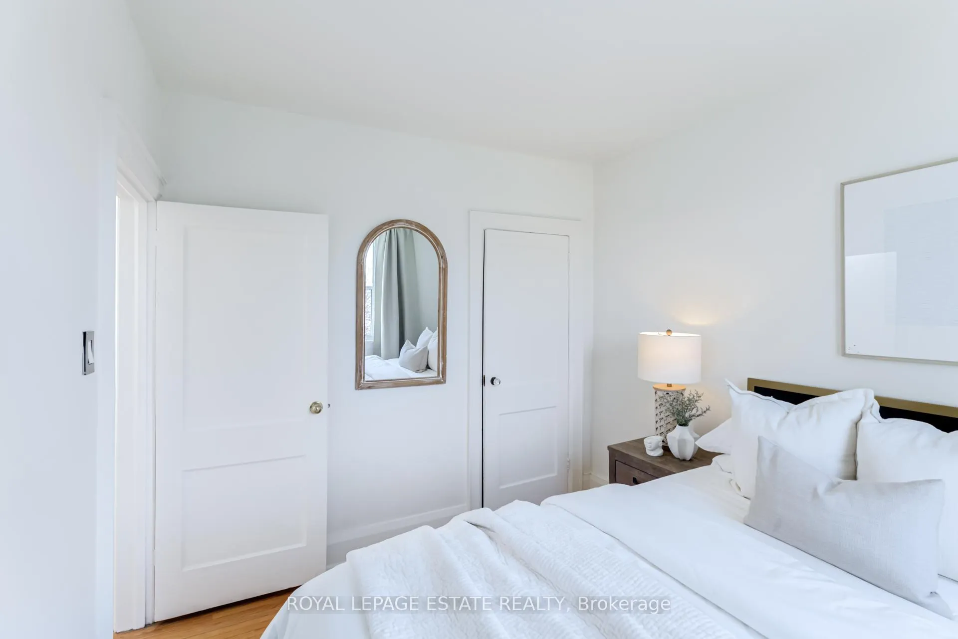 Photo 34 of 46 Thyra Avenue, Toronto, Crescent Town — HOMEH