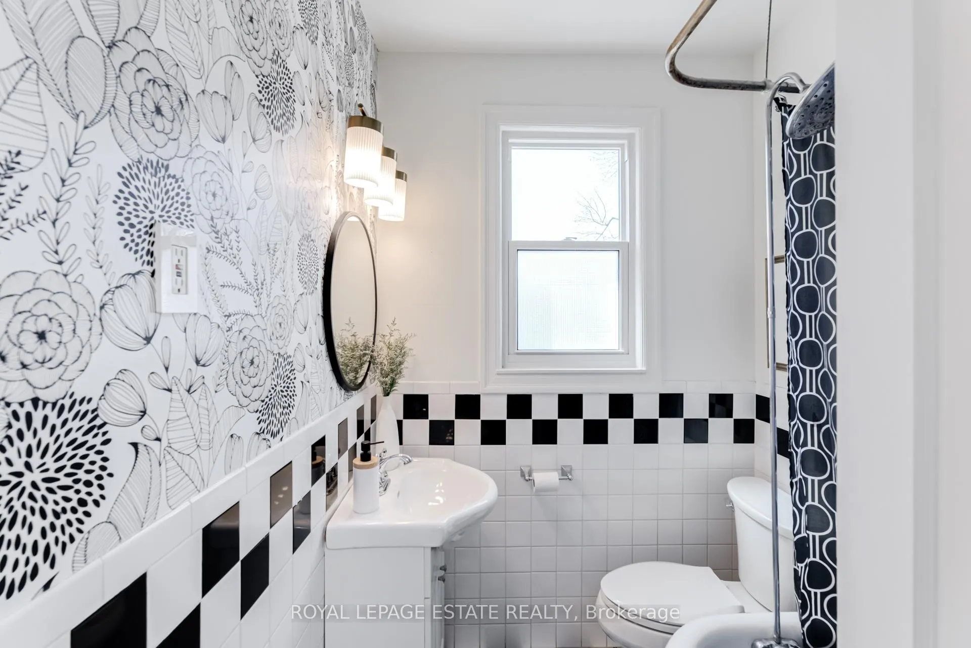 Photo 35 of 46 Thyra Avenue, Toronto, Crescent Town — HOMEH