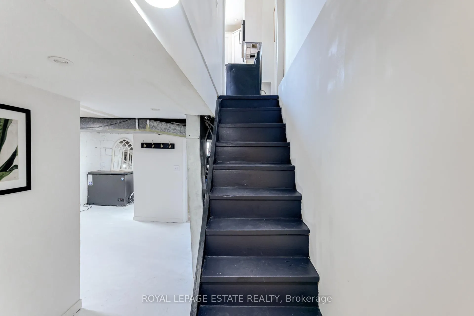 Photo 40 of 46 Thyra Avenue, Toronto, Crescent Town — HOMEH