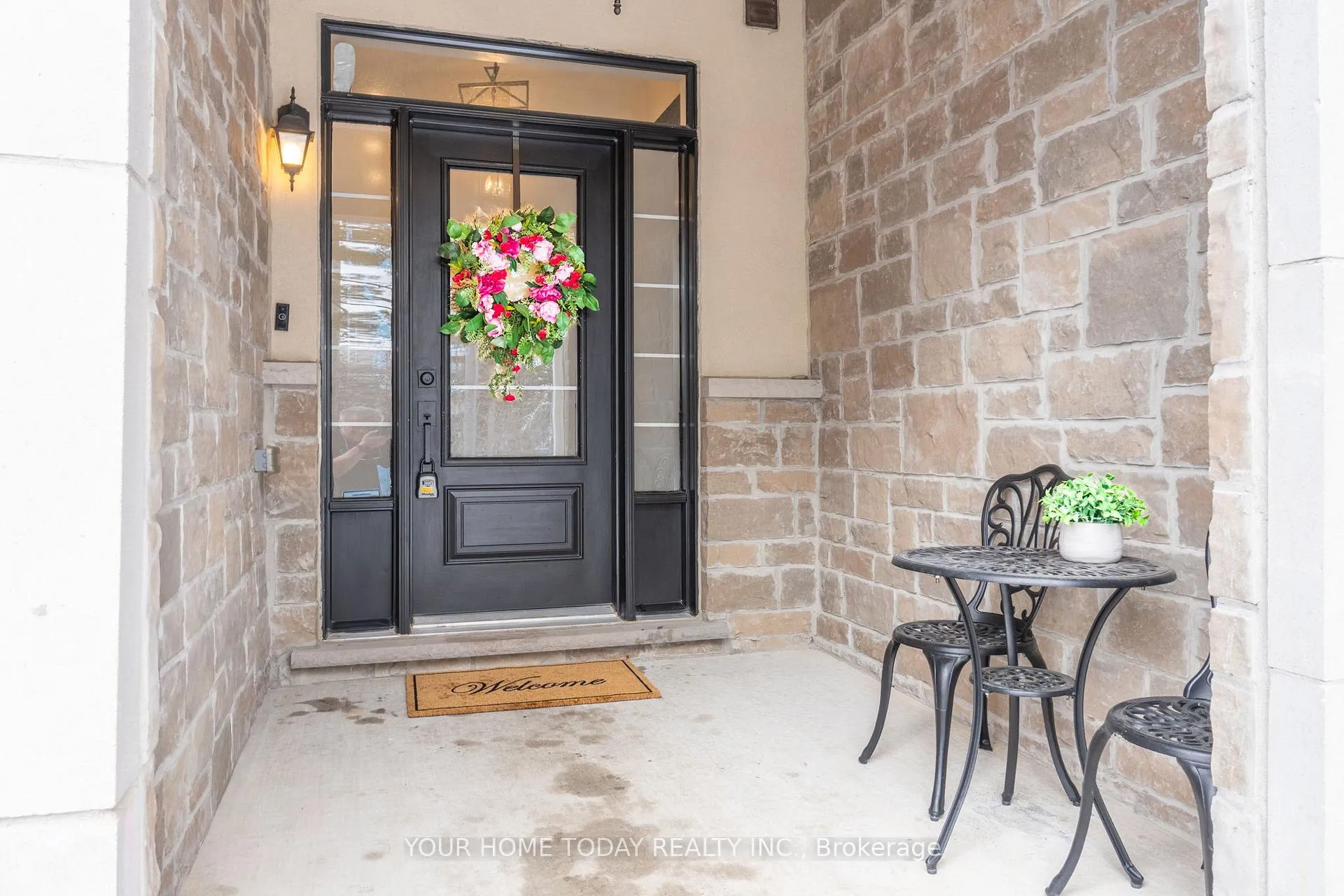 Photo 2 of 37 Ridgegate Crescent, Halton Hills, Georgetown — HOMEH