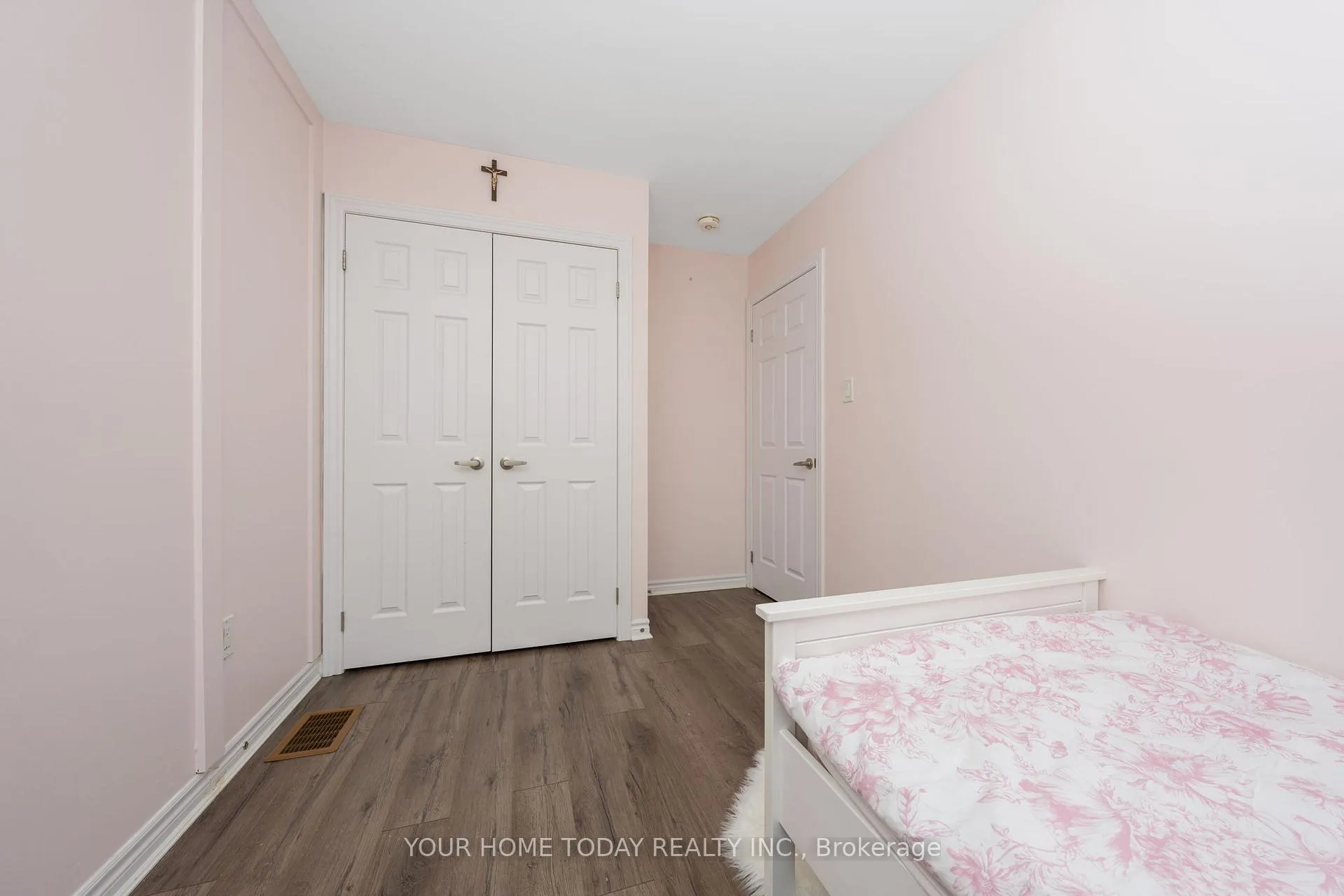Photo 23 of 37 Ridgegate Crescent, Halton Hills, Georgetown — HOMEH