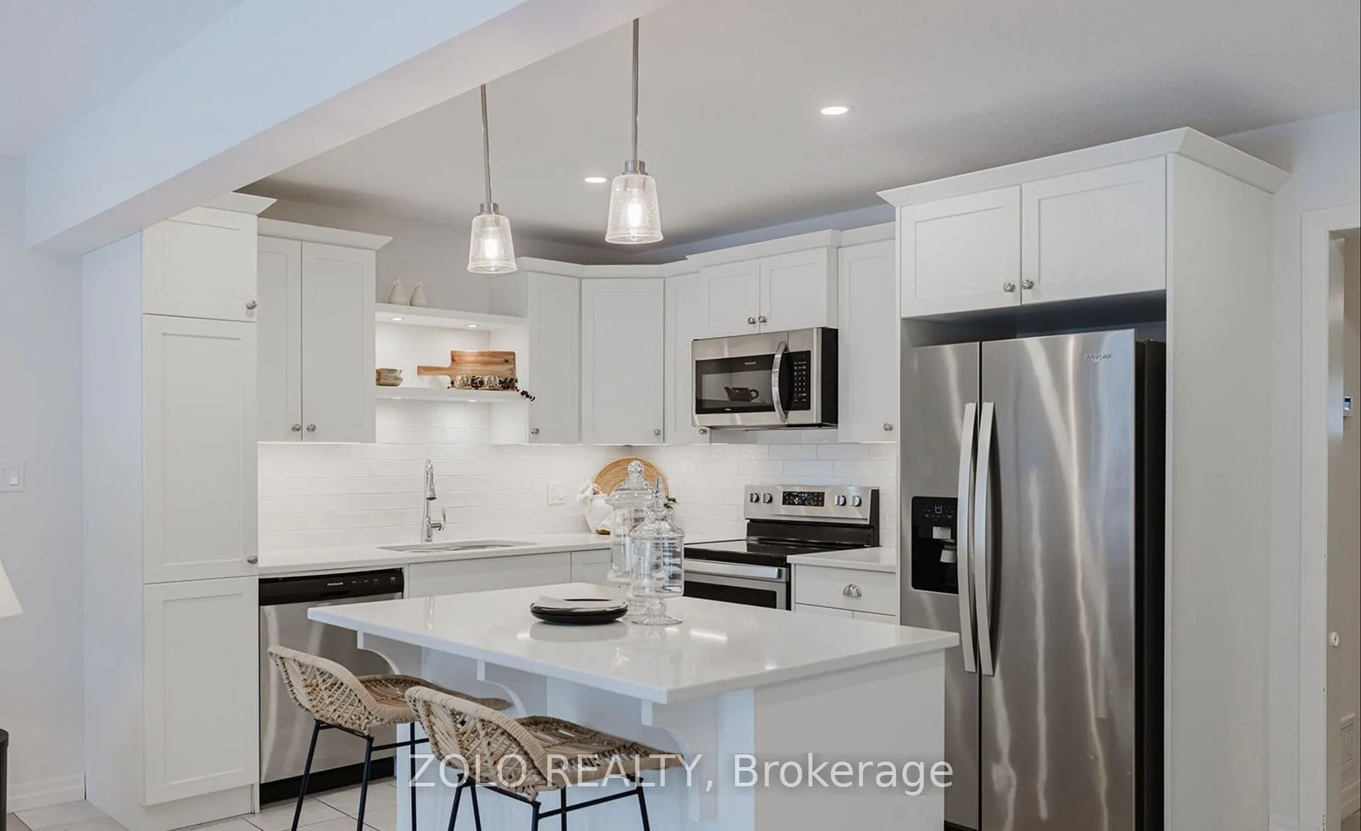Photo 7 of 9 Charter Creek Court, St. Thomas — HOMEH