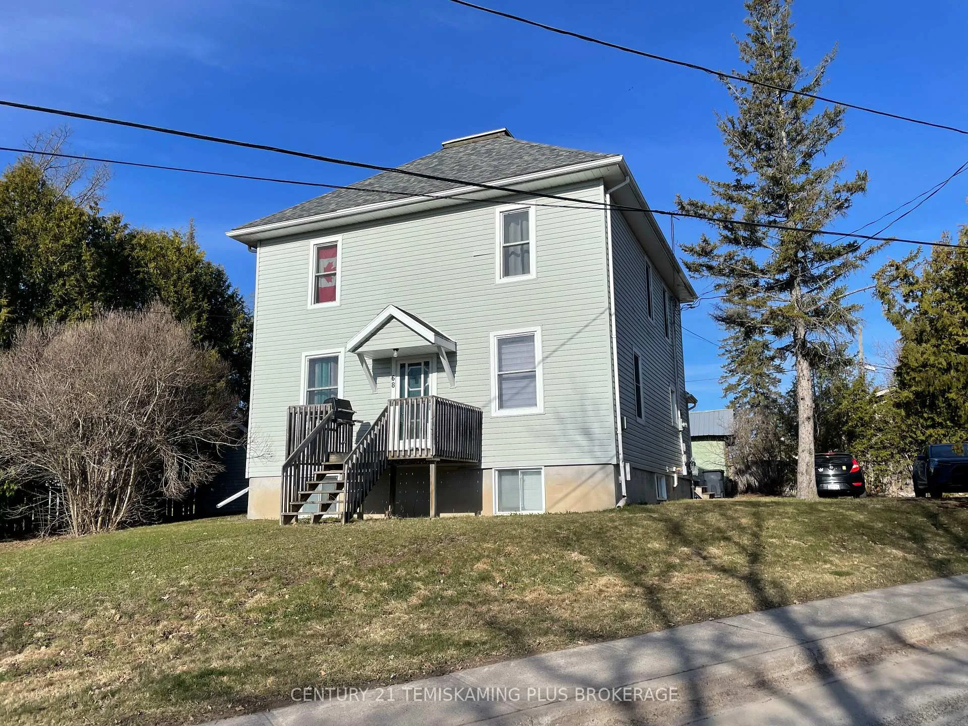 Front of 68 Wellington Street