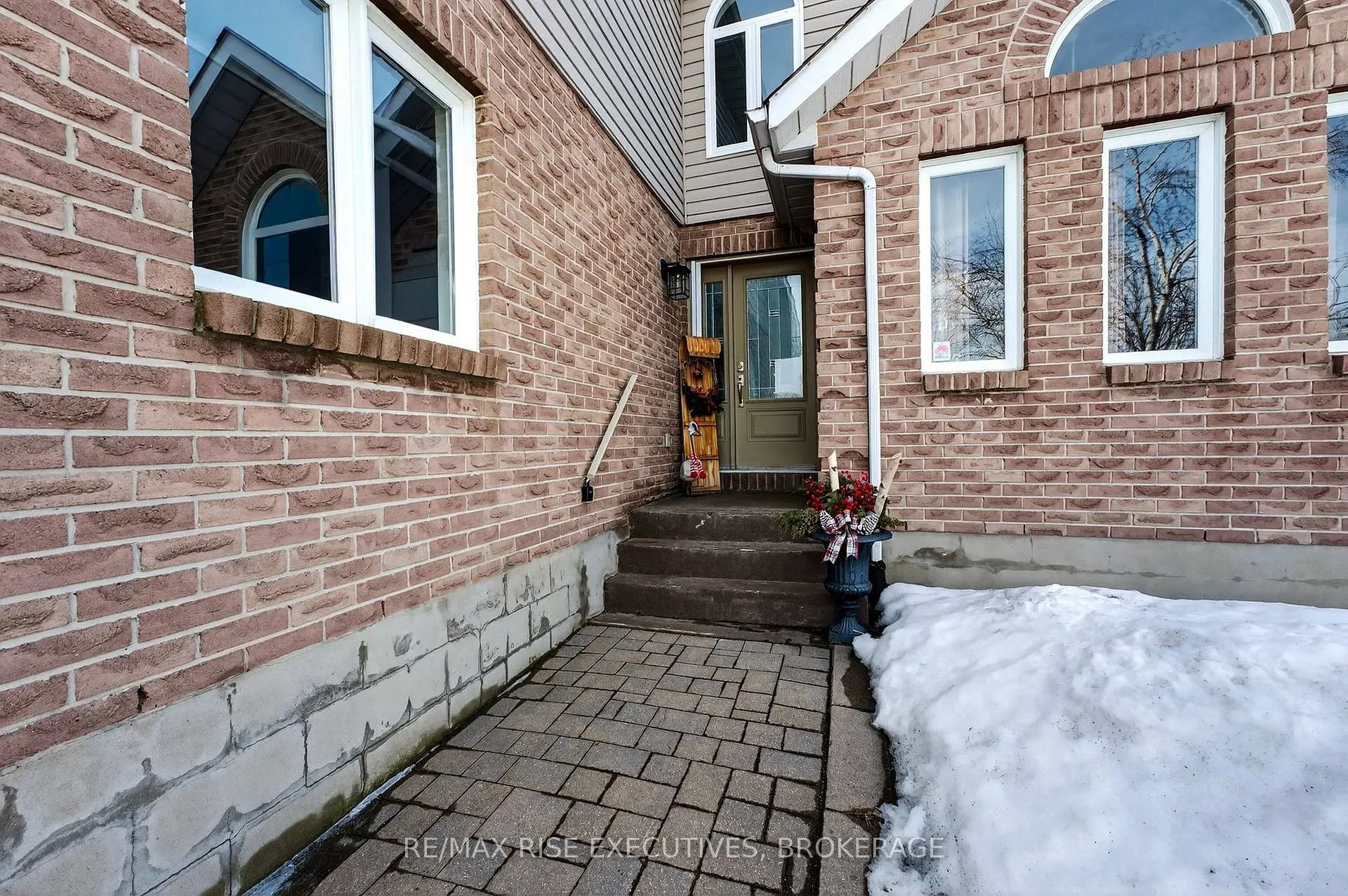 Photo 2 of 26 Miller Place, Loyalist, Amherstview — HOMEH