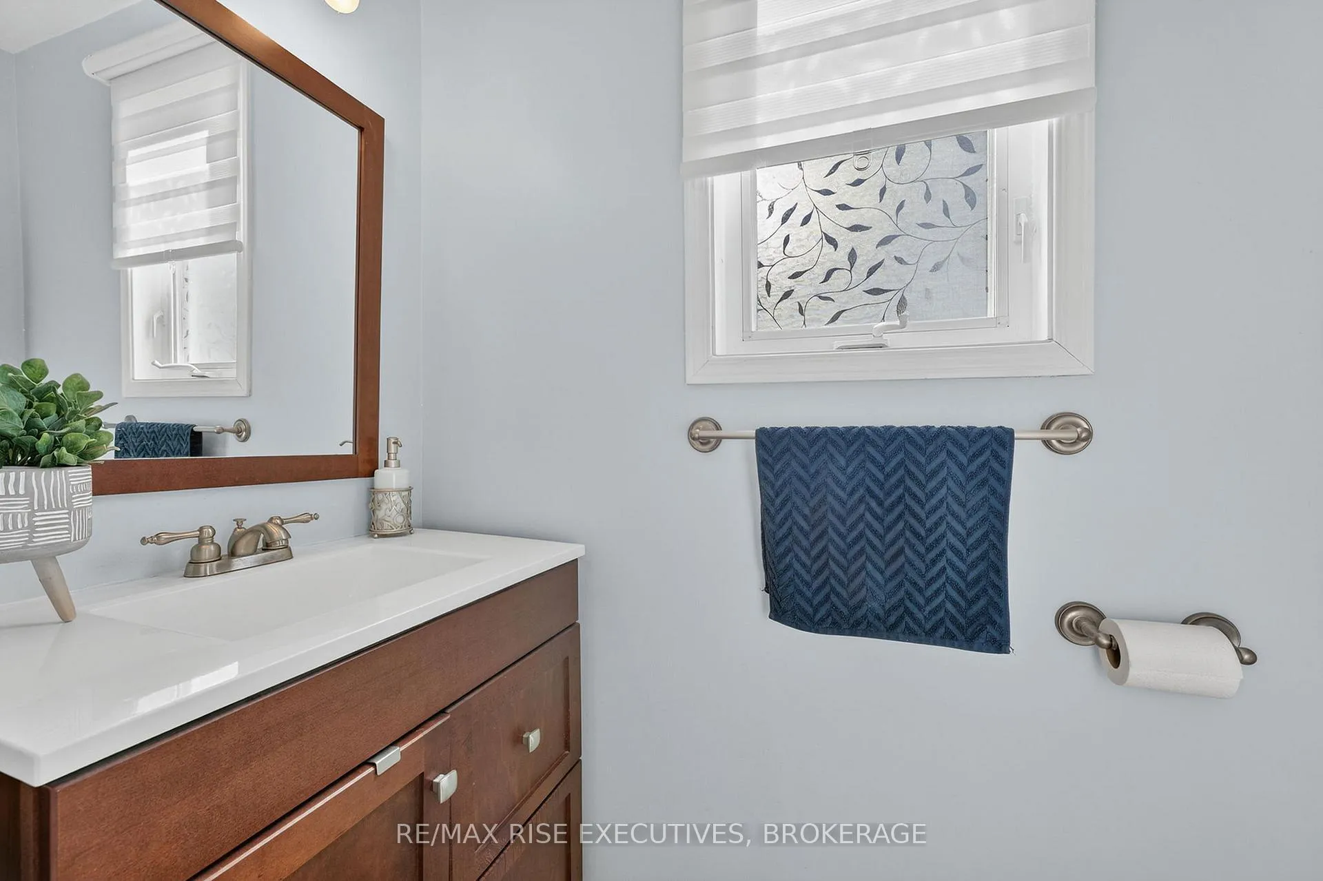 Photo 17 of 26 Miller Place, Loyalist, Amherstview — HOMEH