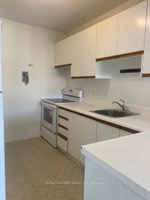 Photo 3 of Unit 3, 129 Danforth Avenue, Toronto, North Riverdale — HOMEH