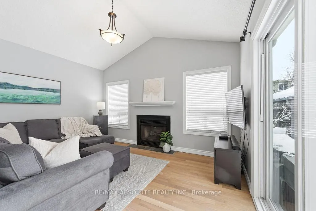 Photo 10 of 6145 Lariviere Crescent, Ottawa, Chapel Hill South - Orleans Village — HOMEH