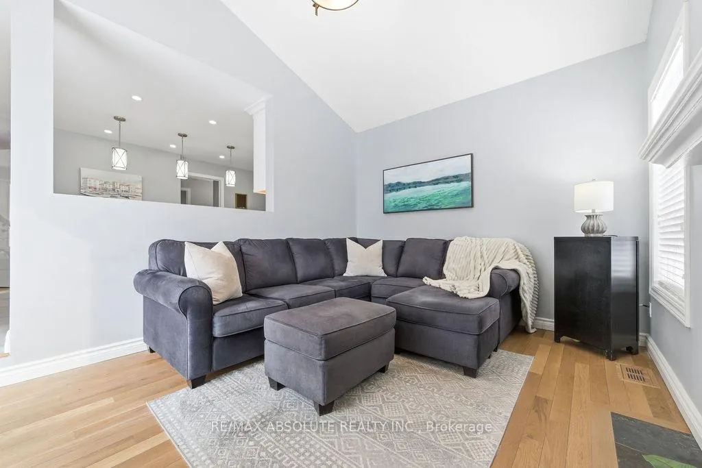 Photo 11 of 6145 Lariviere Crescent, Ottawa, Chapel Hill South - Orleans Village — HOMEH