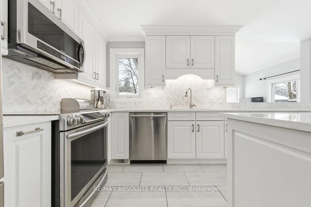 Photo 13 of 6145 Lariviere Crescent, Ottawa, Chapel Hill South - Orleans Village — HOMEH