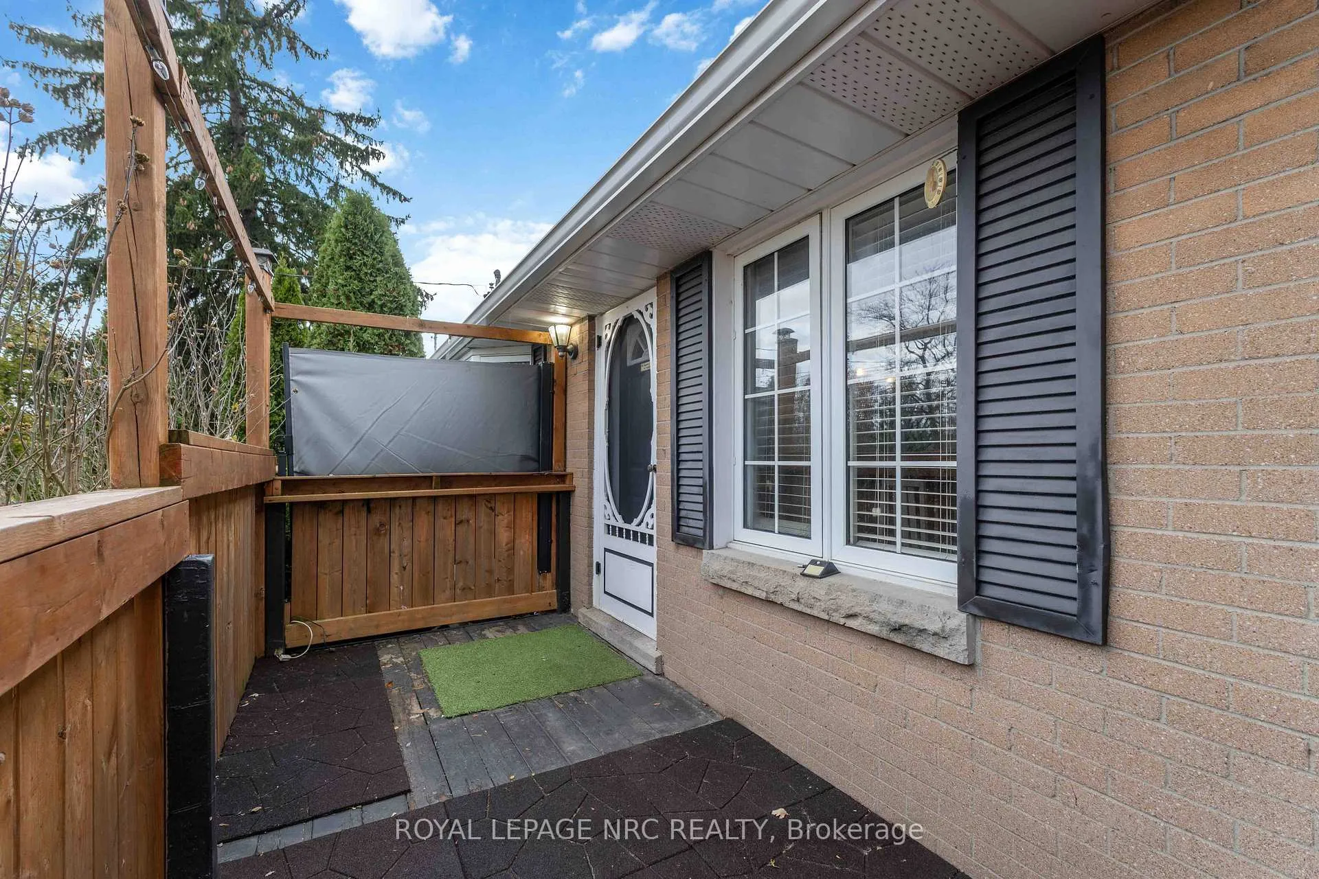Photo 1 of 23 Verne Avenue, Welland, Broadway — HOMEH