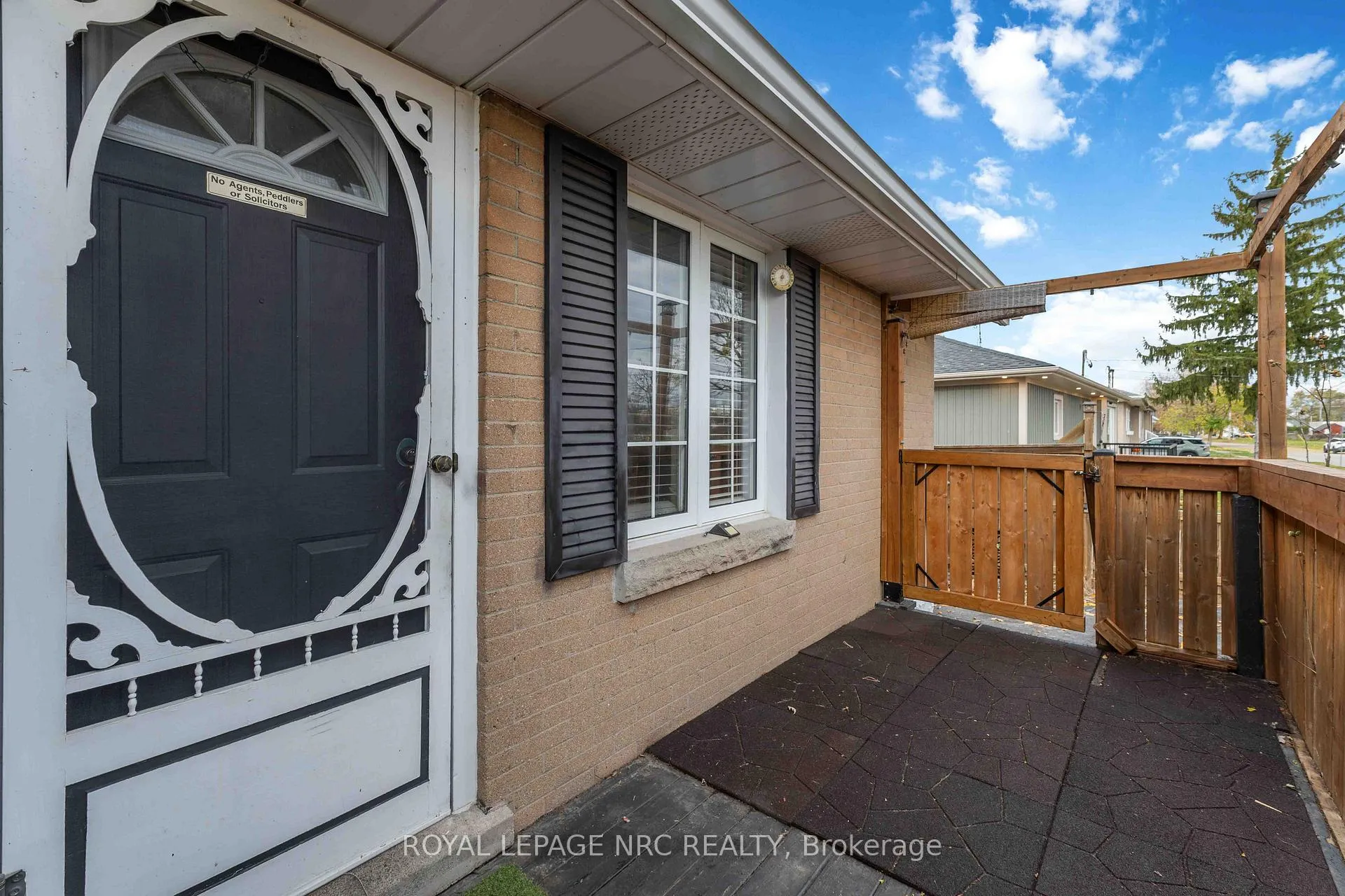 Photo 2 of 23 Verne Avenue, Welland, Broadway — HOMEH