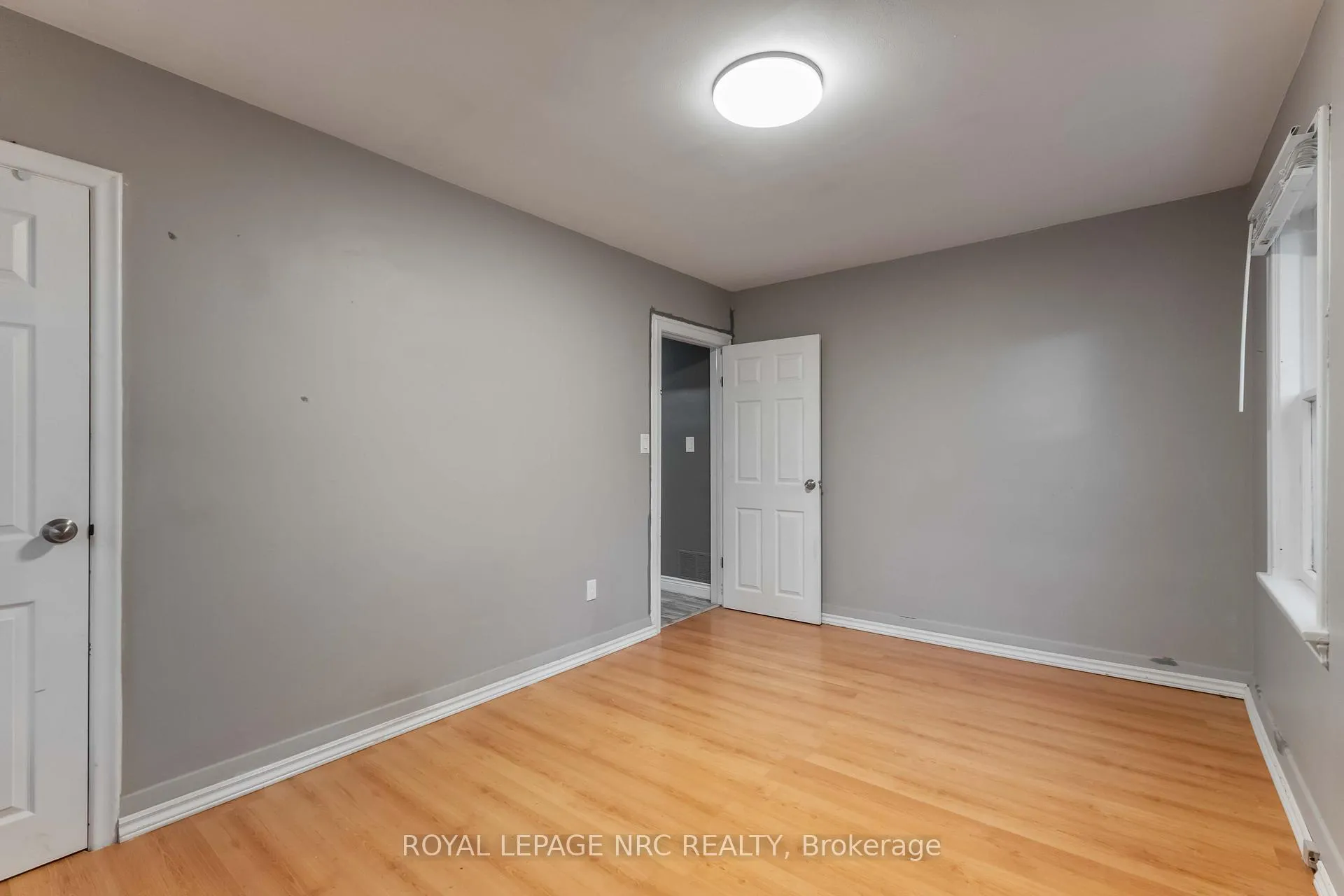 Photo 14 of 23 Verne Avenue, Welland, Broadway — HOMEH