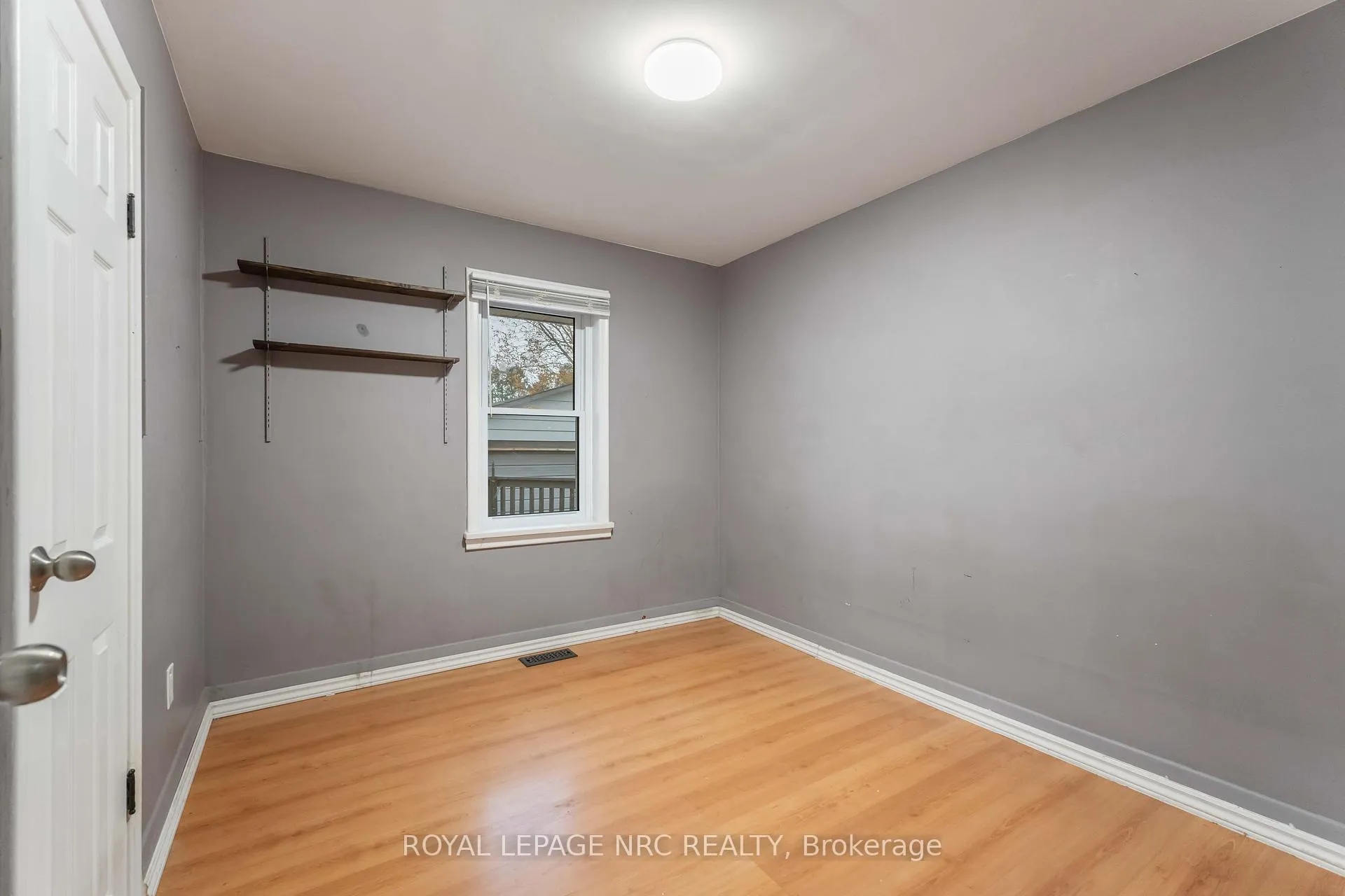 Photo 15 of 23 Verne Avenue, Welland, Broadway — HOMEH