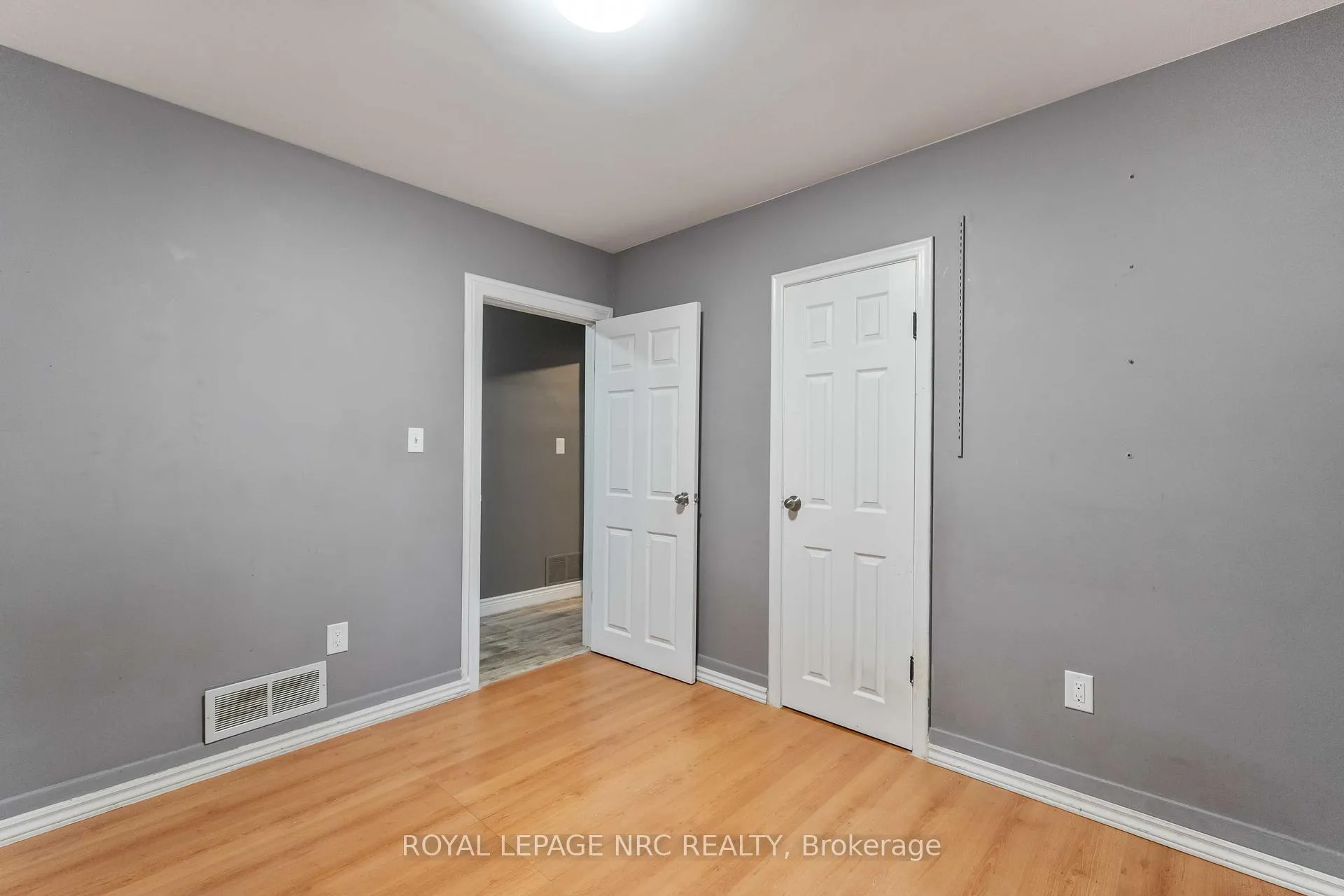 Photo 19 of 23 Verne Avenue, Welland, Broadway — HOMEH