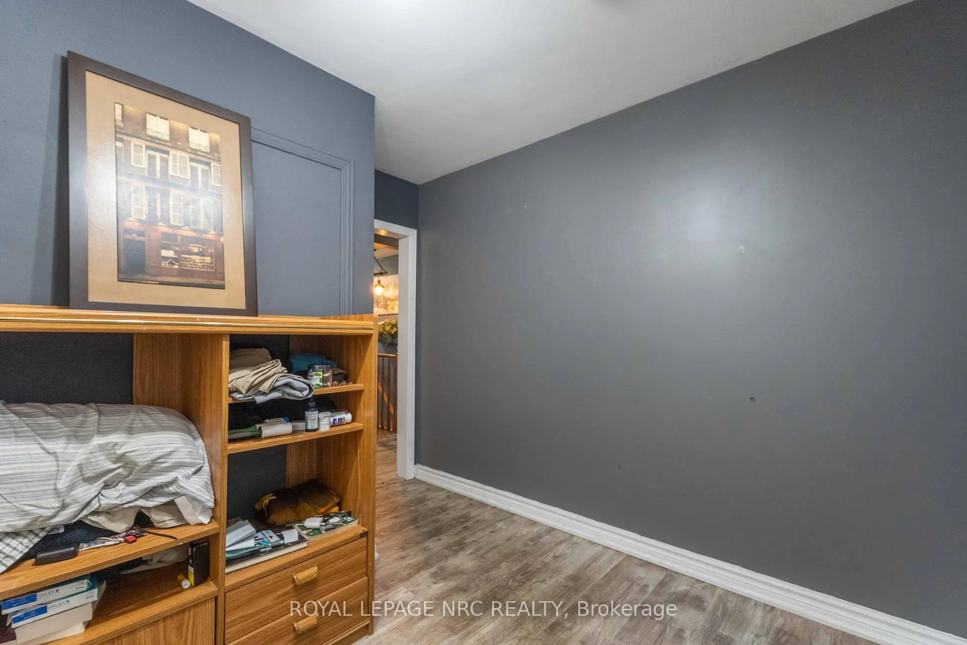 Photo 32 of 23 Verne Avenue, Welland, Broadway — HOMEH