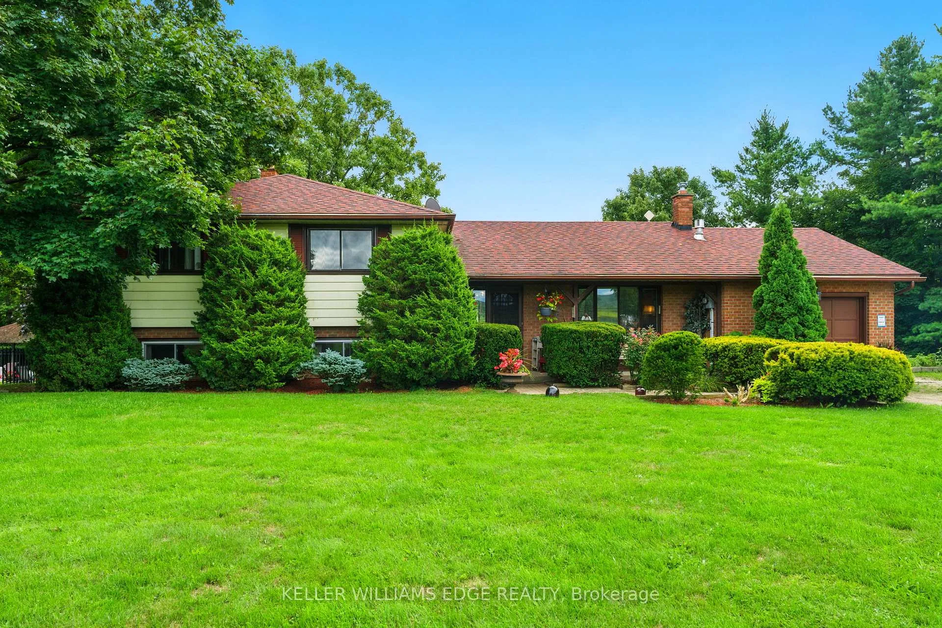 Photo 2 of 6101 Walkers Line, Burlington, Rural Burlington — HOMEH