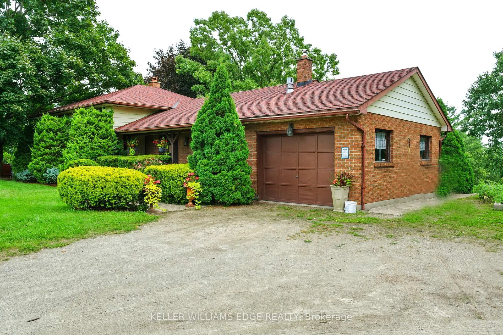 Photo 6 of 6101 Walkers Line, Burlington, Rural Burlington — HOMEH