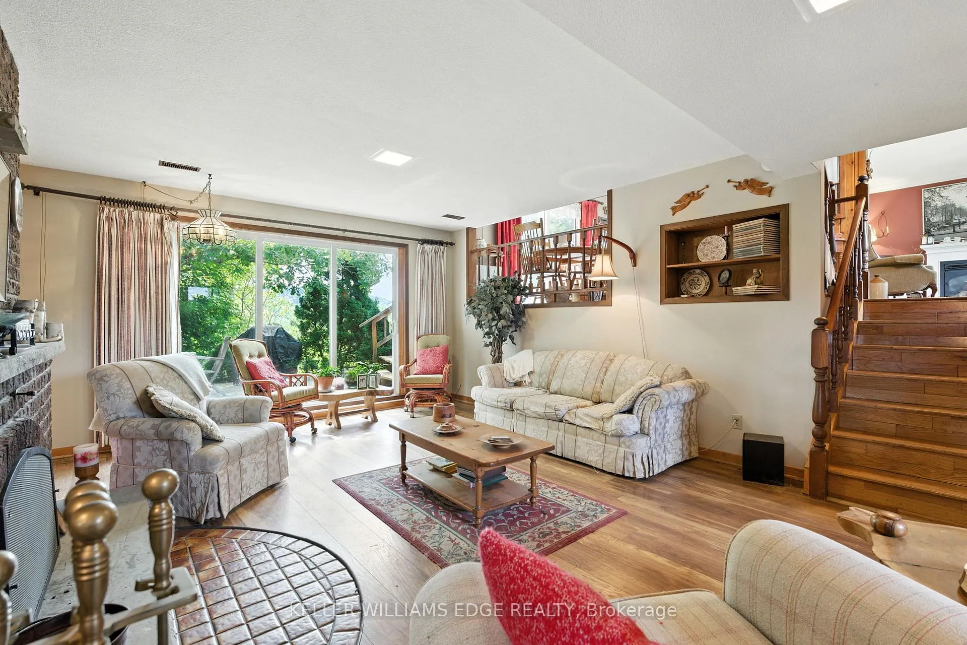 Photo 10 of 6101 Walkers Line, Burlington, Rural Burlington — HOMEH
