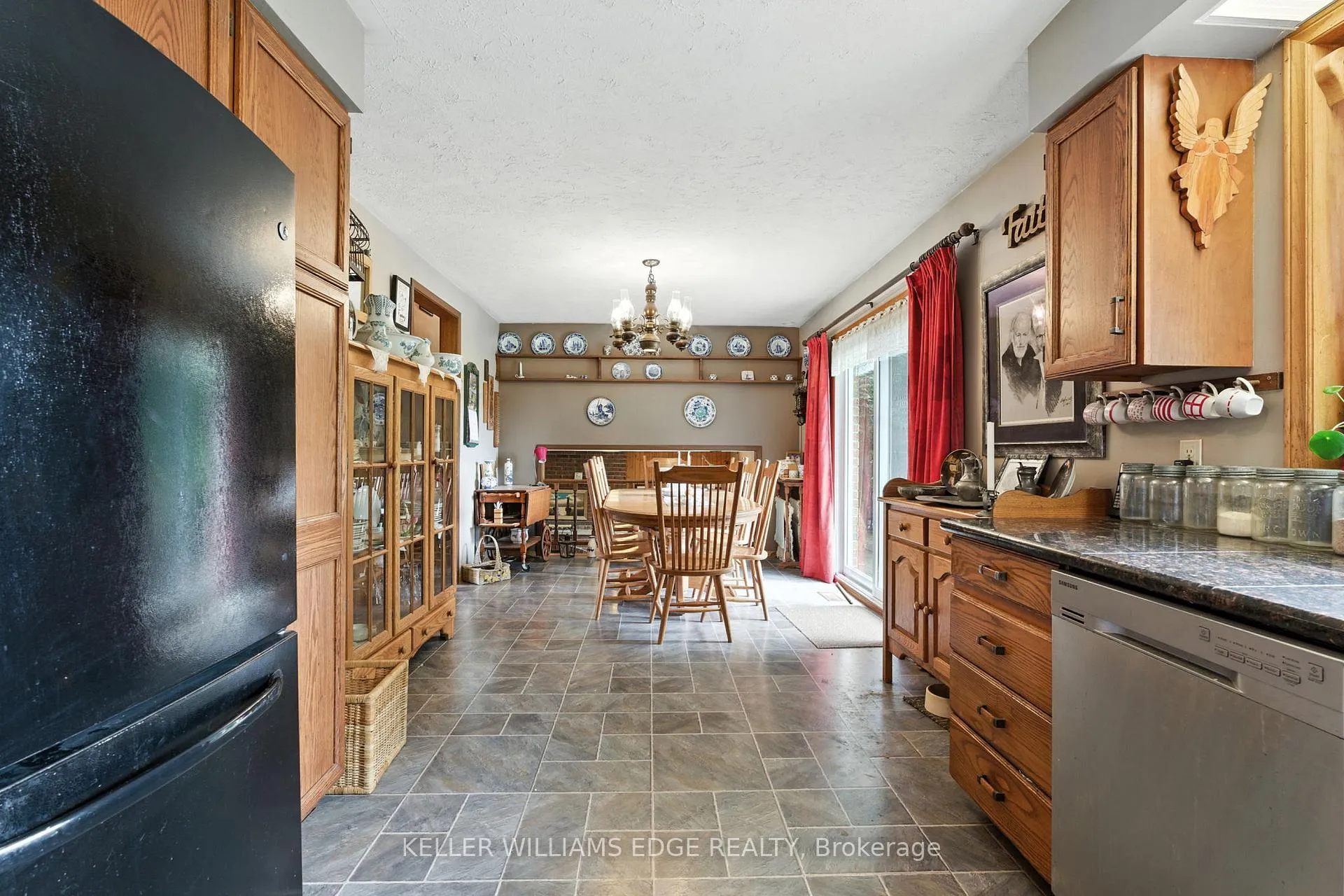 Photo 16 of 6101 Walkers Line, Burlington, Rural Burlington — HOMEH