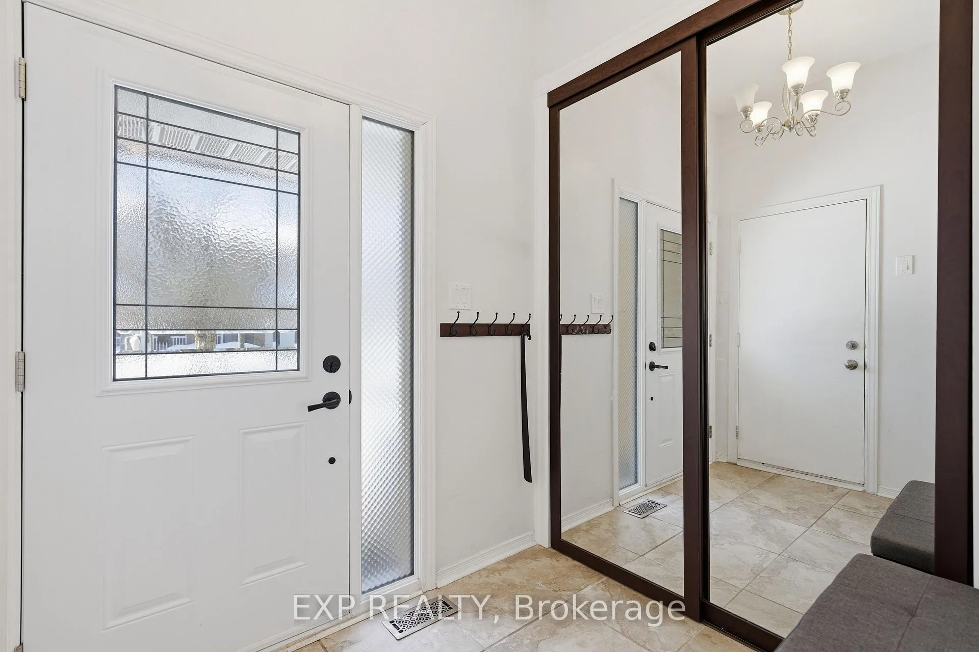Photo 2 of 92 Stonebriar Drive, Ottawa, Centrepointe — HOMEH