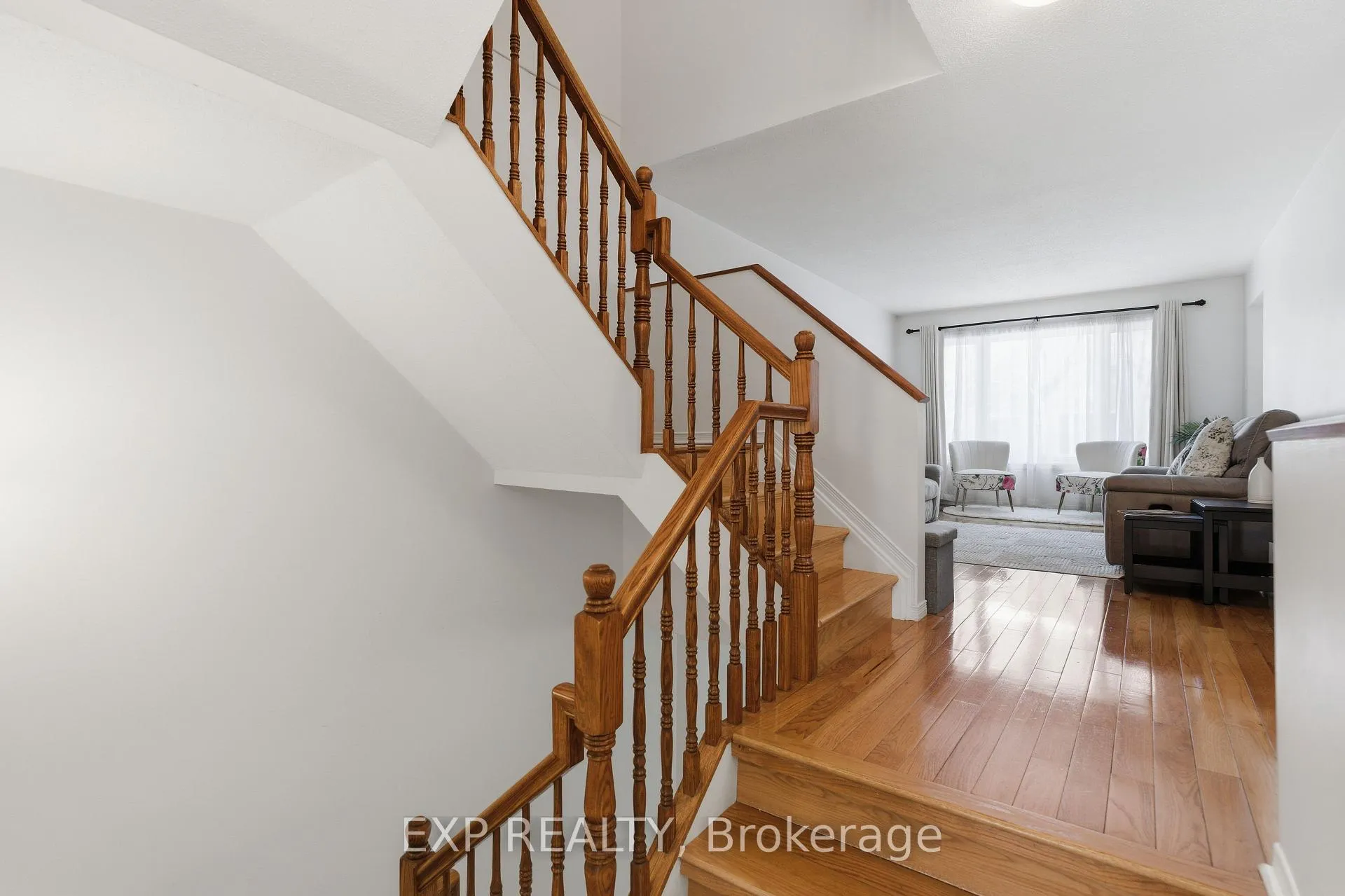 Photo 5 of 92 Stonebriar Drive, Ottawa, Centrepointe — HOMEH