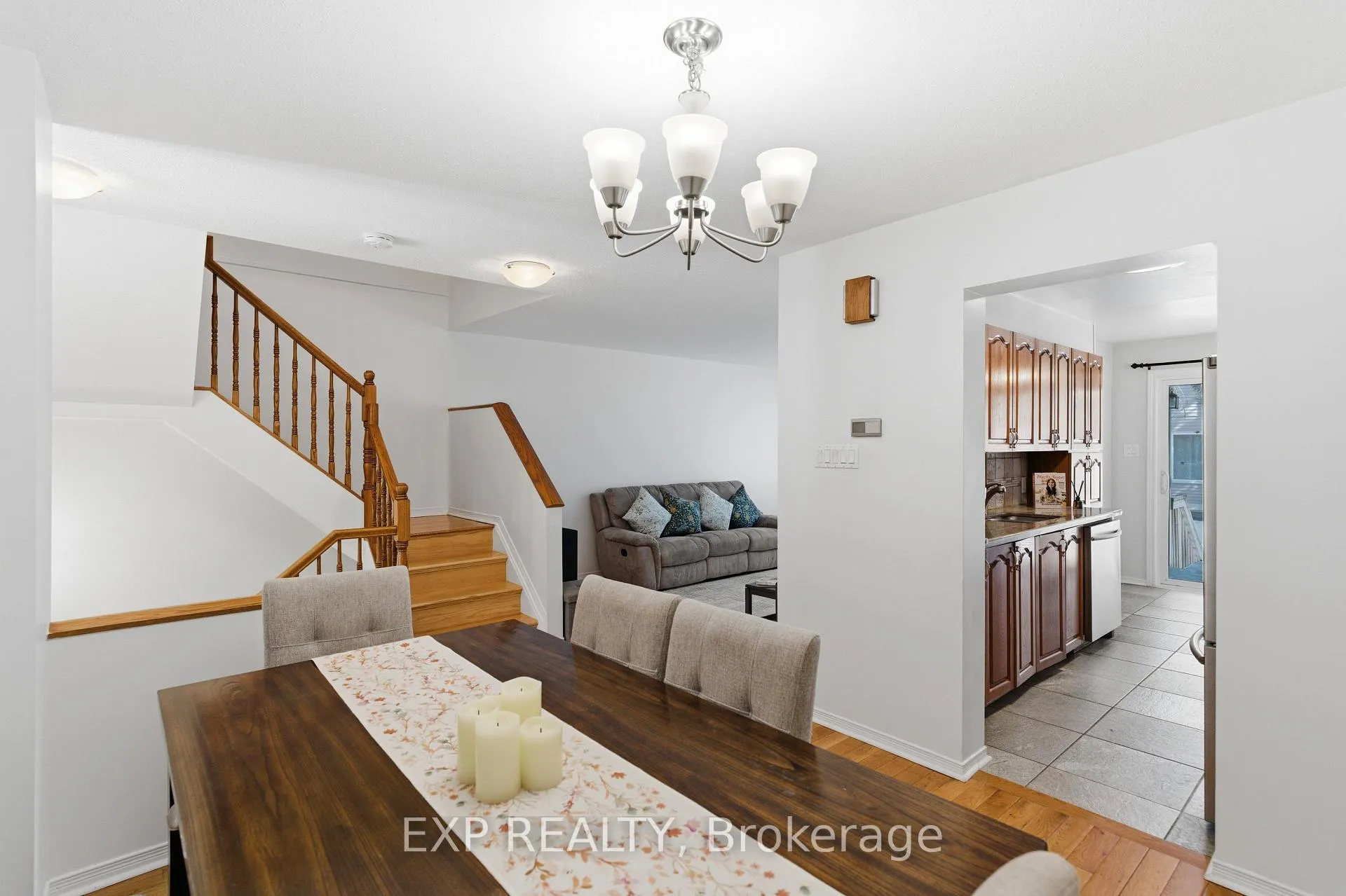 Photo 10 of 92 Stonebriar Drive, Ottawa, Centrepointe — HOMEH