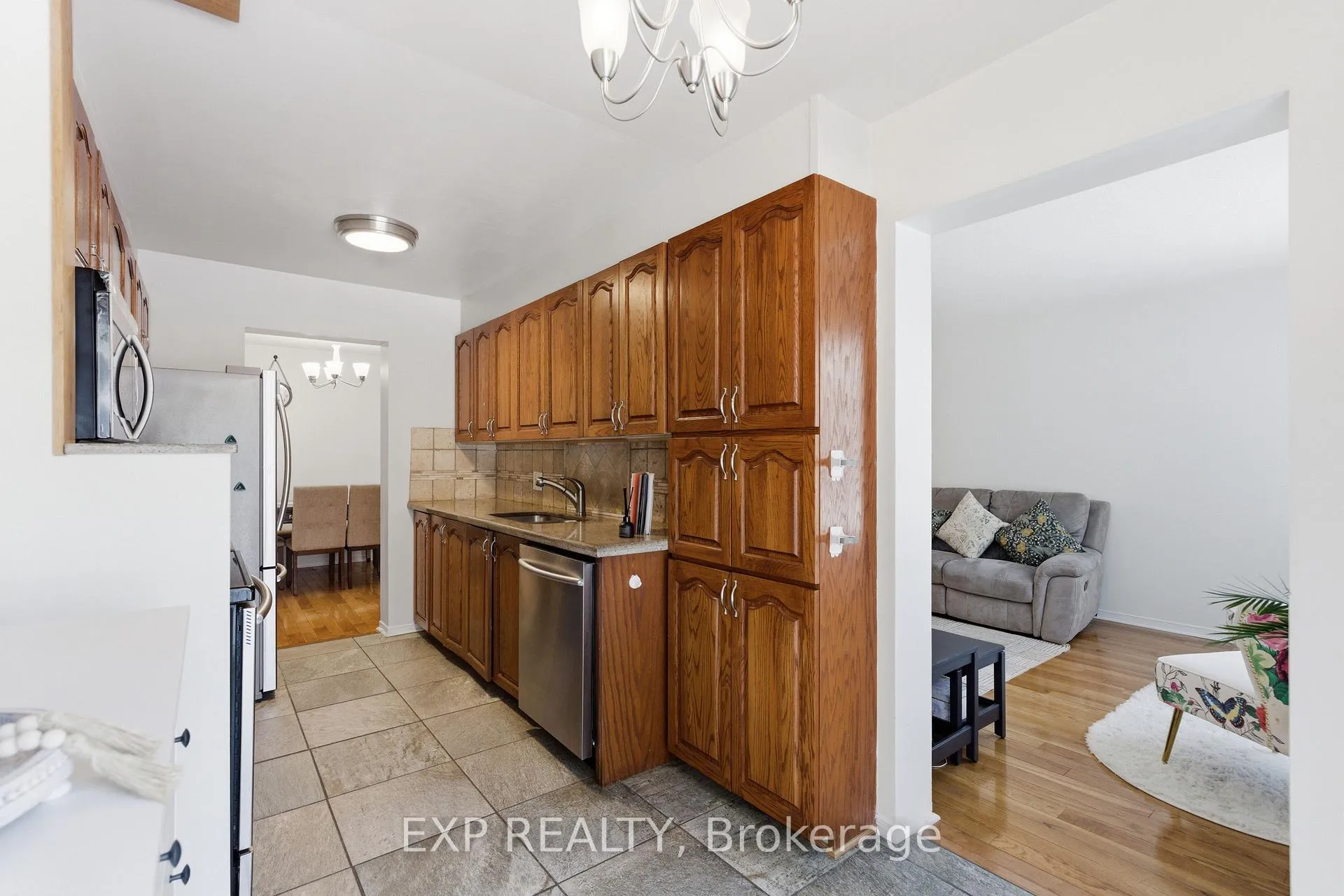 Photo 15 of 92 Stonebriar Drive, Ottawa, Centrepointe — HOMEH
