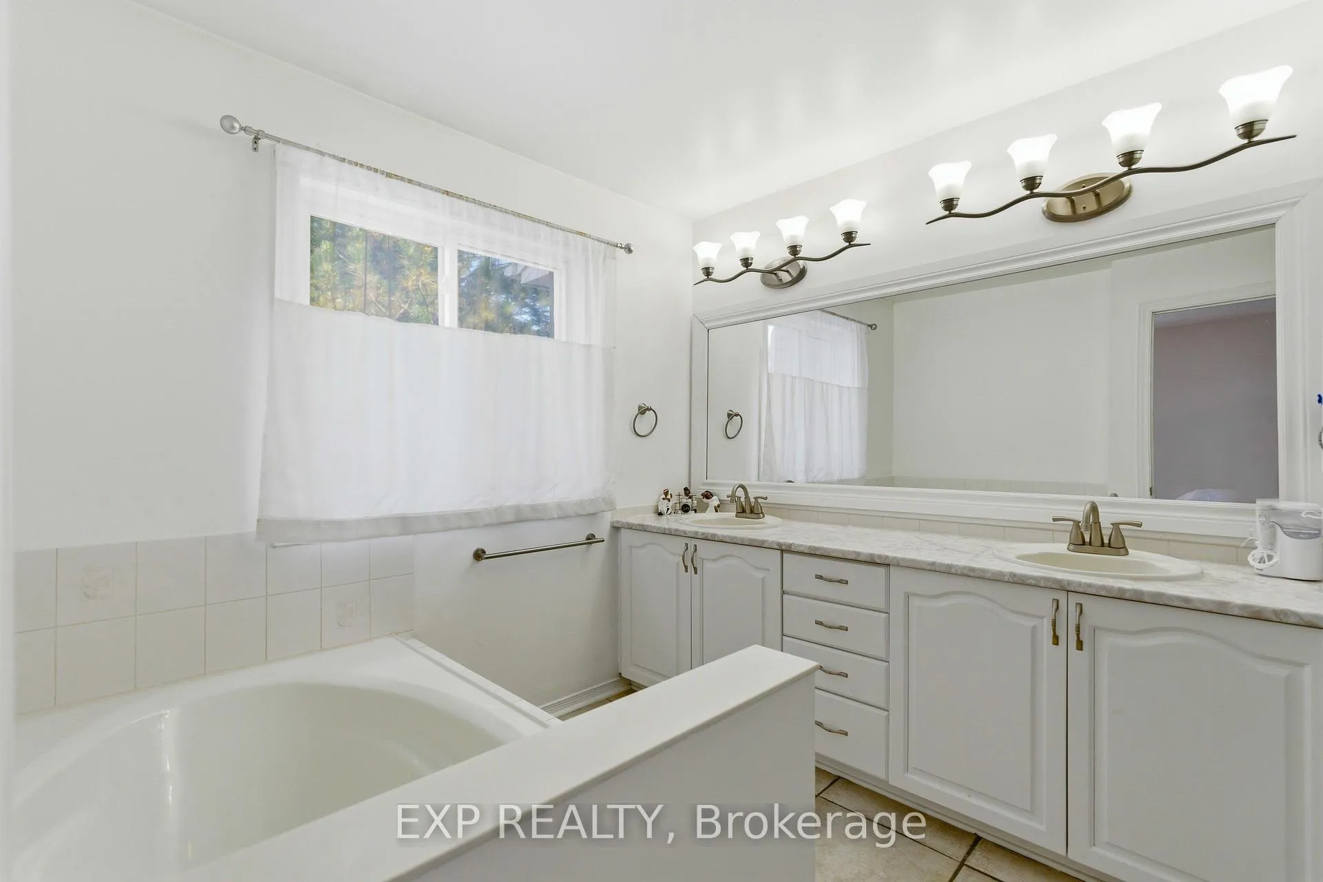 Photo 21 of 92 Stonebriar Drive, Ottawa, Centrepointe — HOMEH