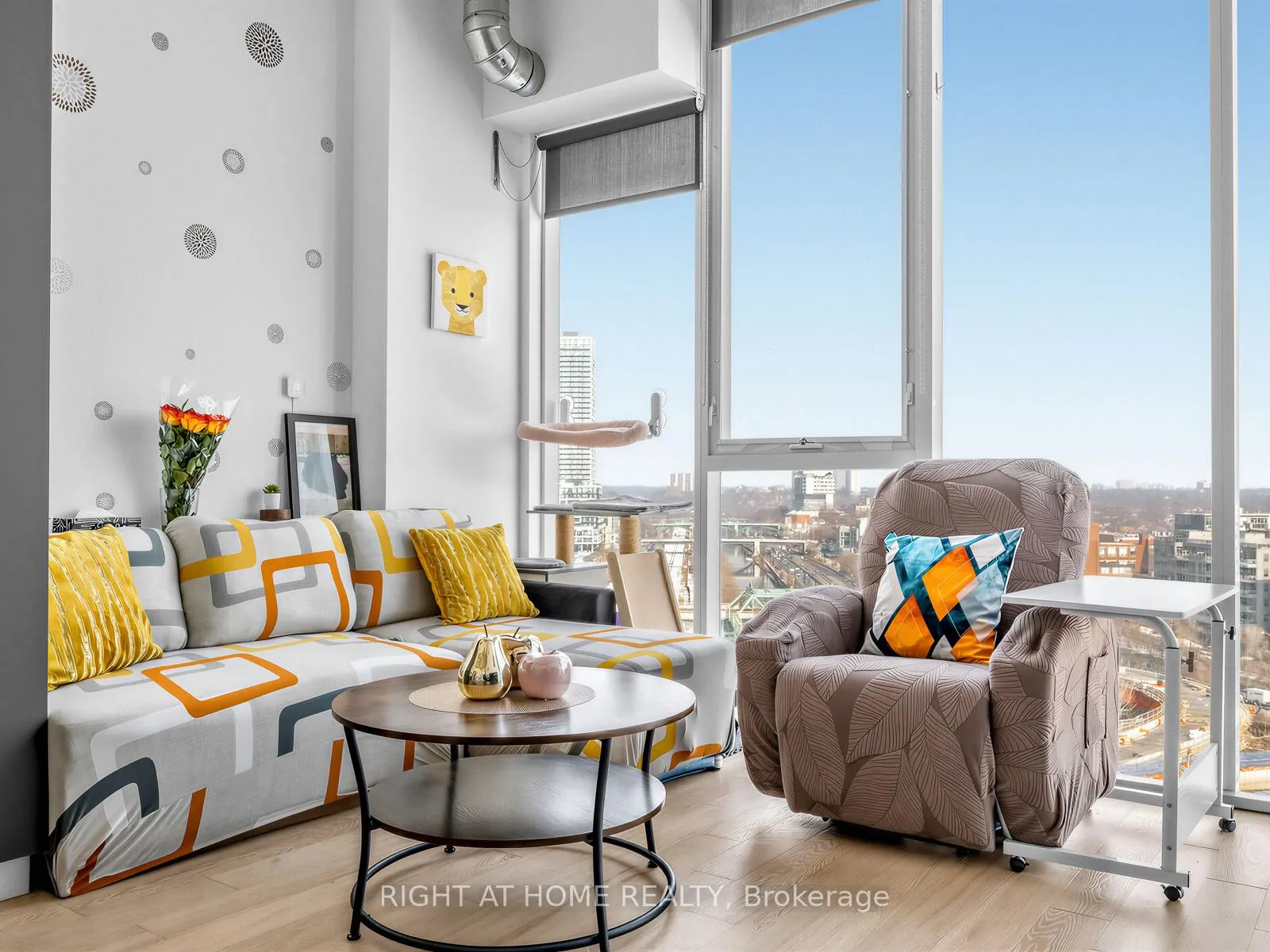 Photo 7 of Unit 1210, 170 Bayview Avenue, Toronto, Waterfront Communities — HOMEH