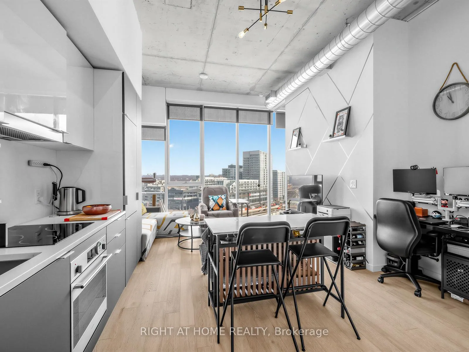 Photo 9 of Unit 1210, 170 Bayview Avenue, Toronto, Waterfront Communities — HOMEH