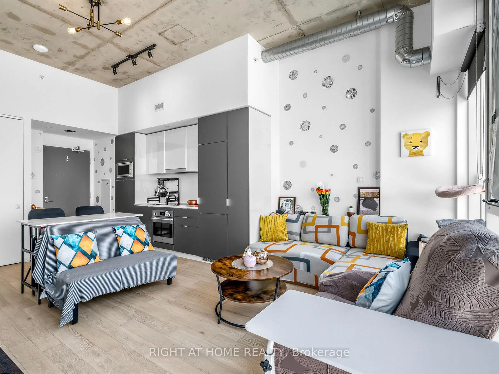 Photo 10 of Unit 1210, 170 Bayview Avenue, Toronto, Waterfront Communities — HOMEH