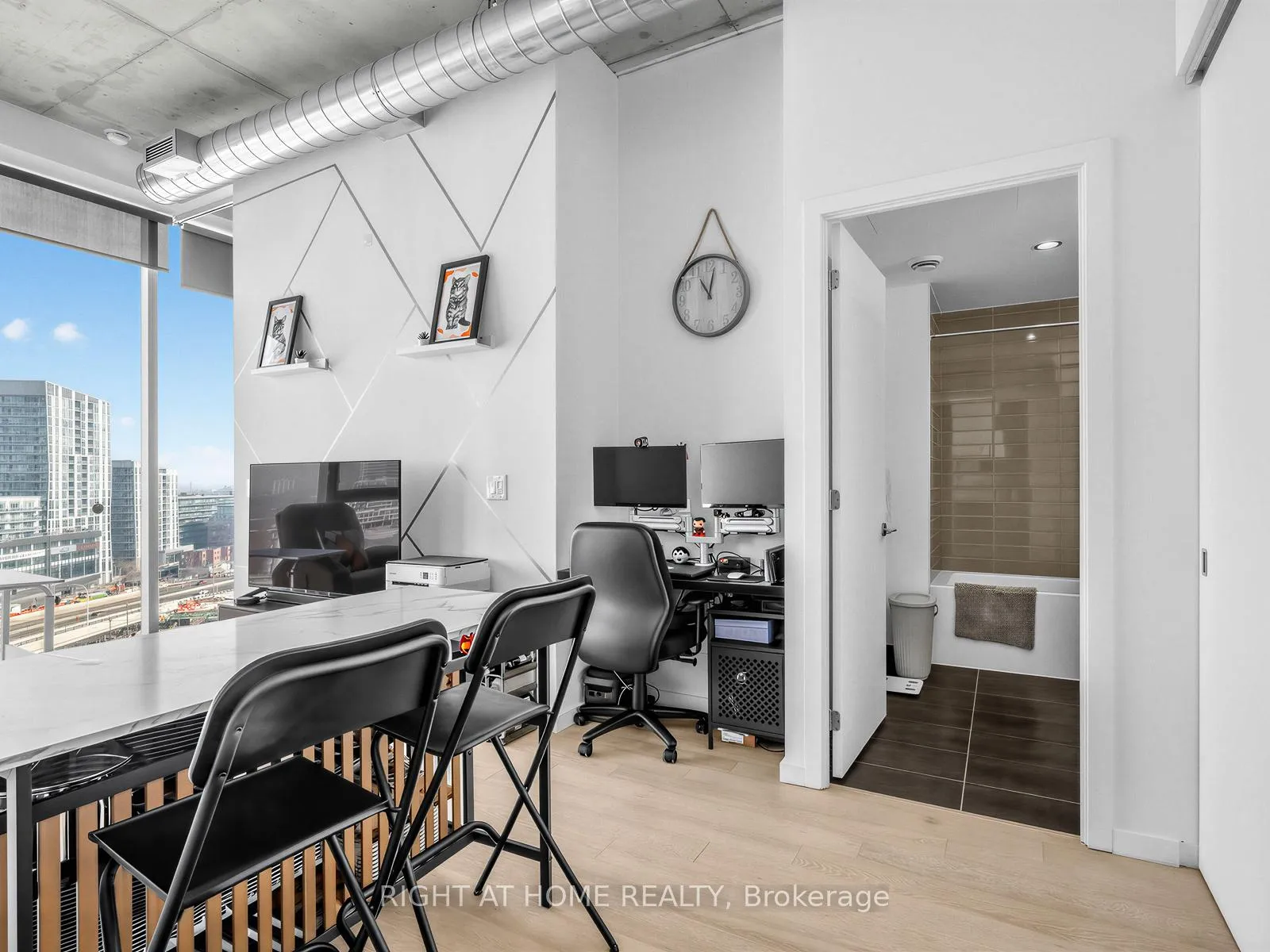 Photo 21 of Unit 1210, 170 Bayview Avenue, Toronto, Waterfront Communities — HOMEH