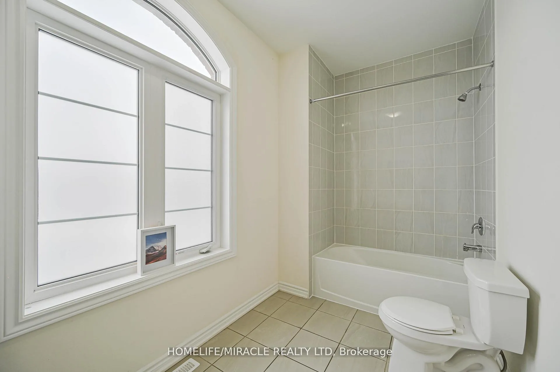 Photo 30 of 42 Truffle Court, Brampton, Northwest Brampton — HOMEH