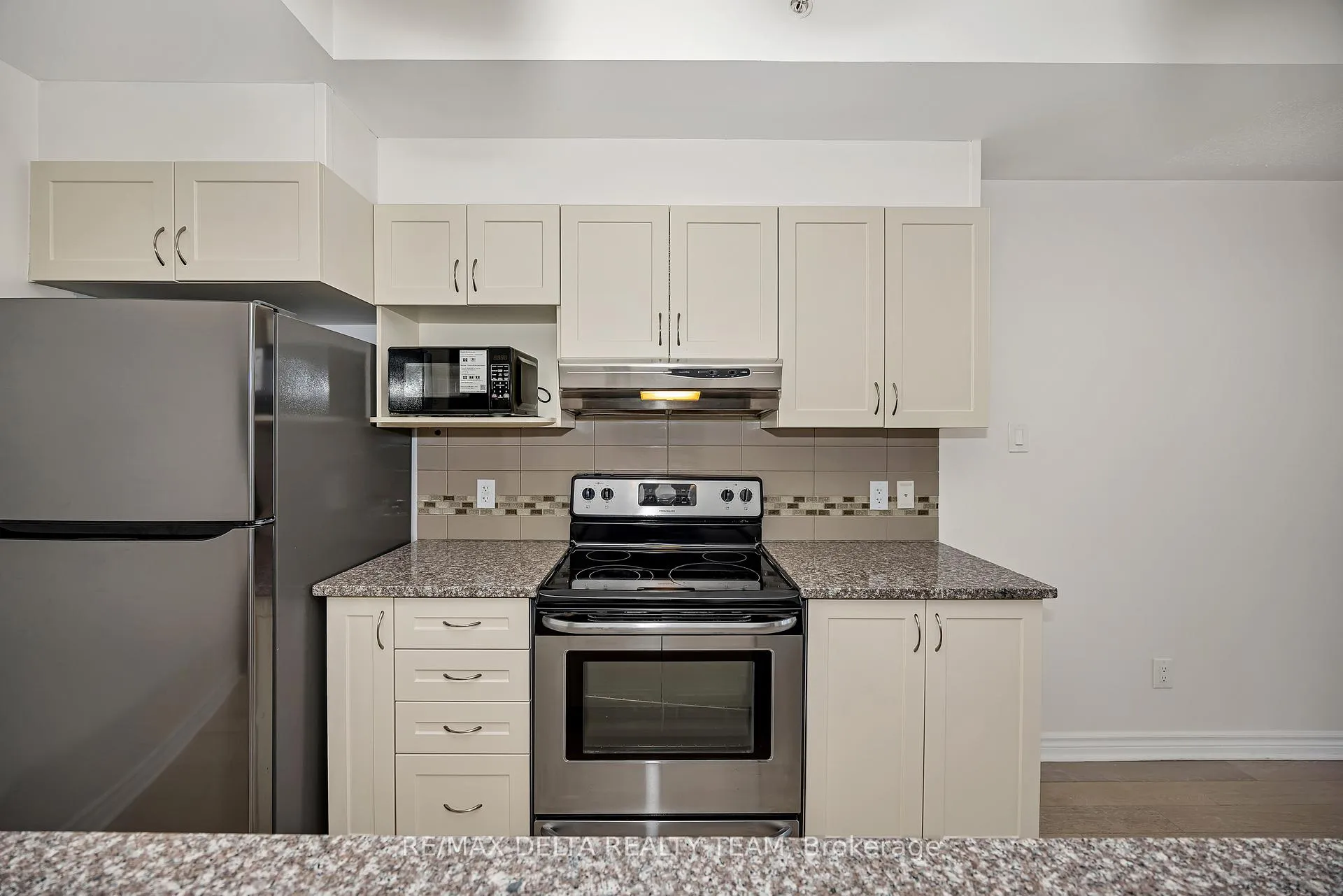 Photo 8 of Unit 303, 140 Montblanc Private, Ottawa, Convent Glen North — HOMEH