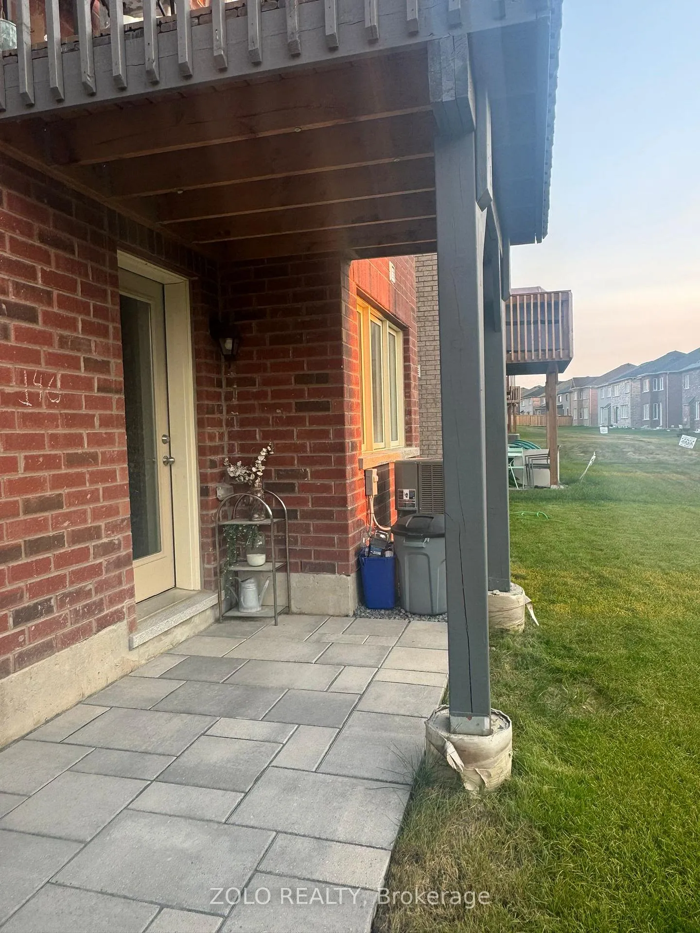 Photo 3 of Unit Unit-2, 102 Watershed Gate, East Gwillimbury, Queensville — HOMEH