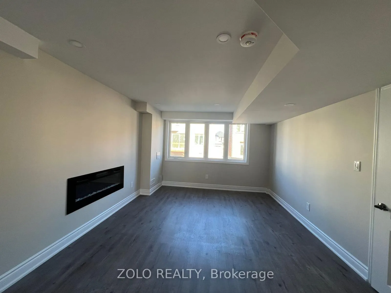 Photo 8 of Unit Unit-2, 102 Watershed Gate, East Gwillimbury, Queensville — HOMEH