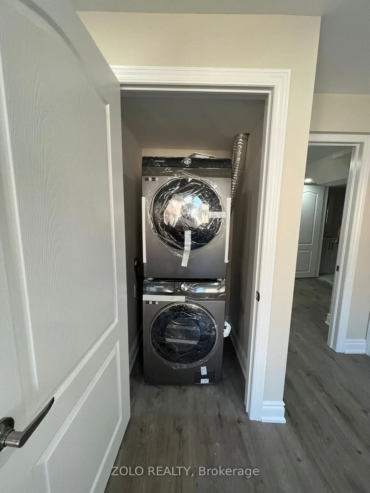 Photo 12 of Unit Unit-2, 102 Watershed Gate, East Gwillimbury, Queensville — HOMEH
