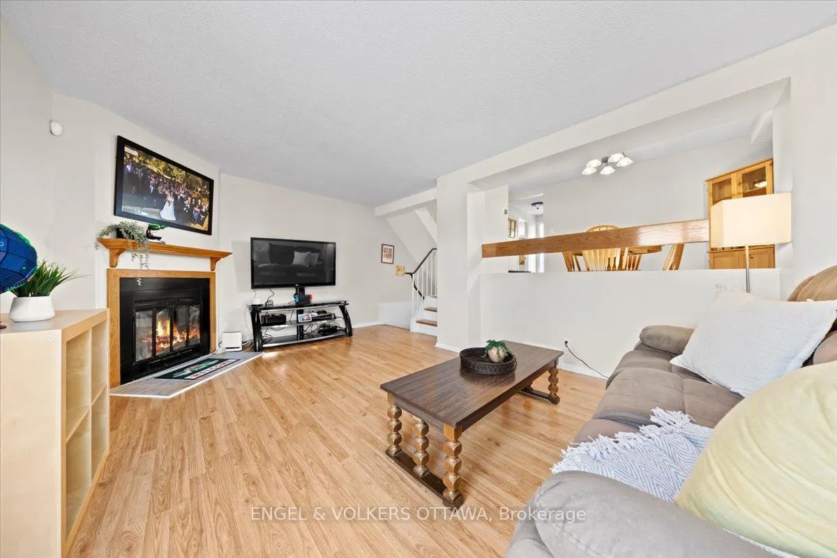 Photo 11 of Unit A, 1753 Lamoureux Drive, Ottawa, Queenswood Heights South — HOMEH