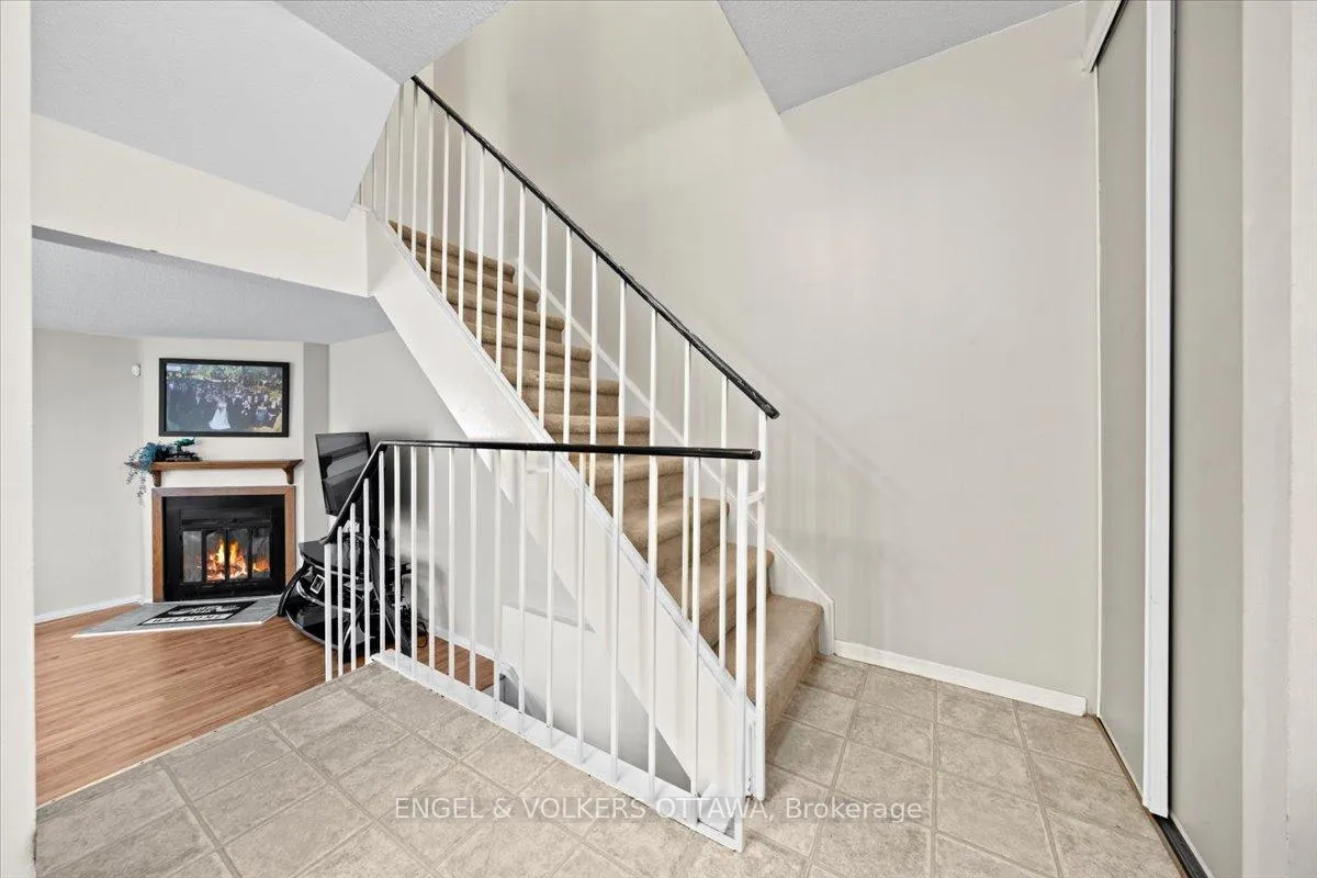Photo 18 of Unit A, 1753 Lamoureux Drive, Ottawa, Queenswood Heights South — HOMEH