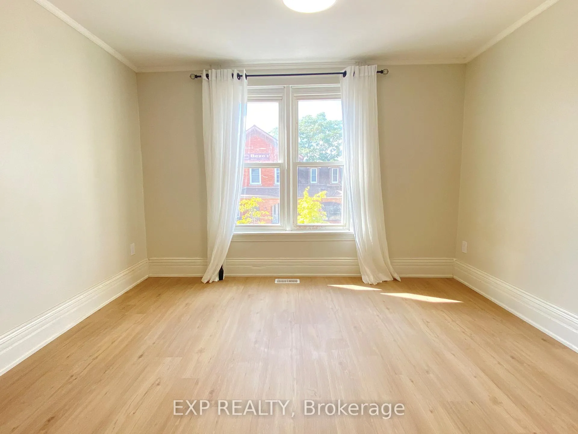 Photo 6 of 32 Front Street N, Thorold, Thorold Downtown — HOMEH