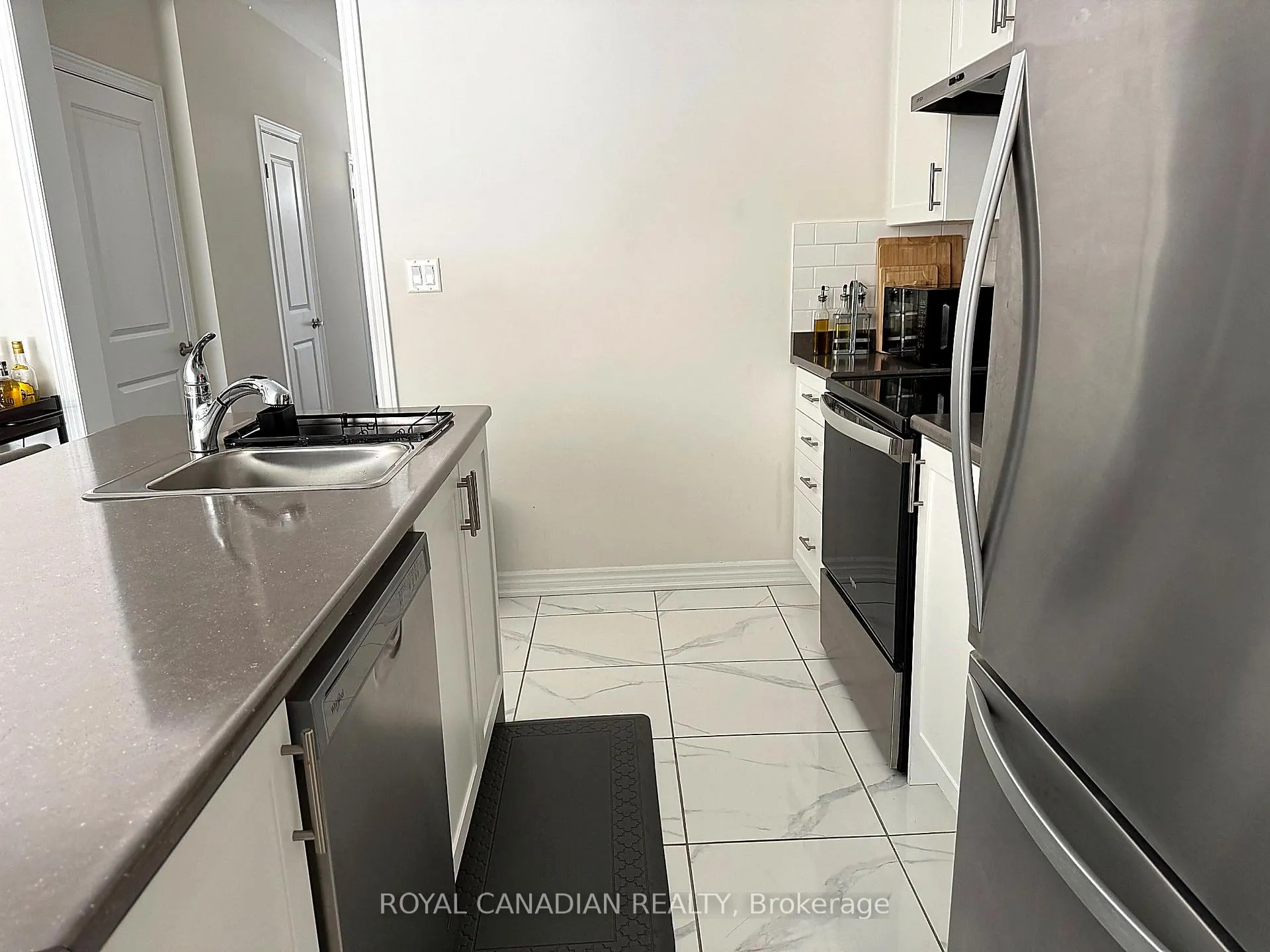 Photo 6 of Unit Main, 9 Bannister Road, Barrie, Rural Barrie Southeast — HOMEH